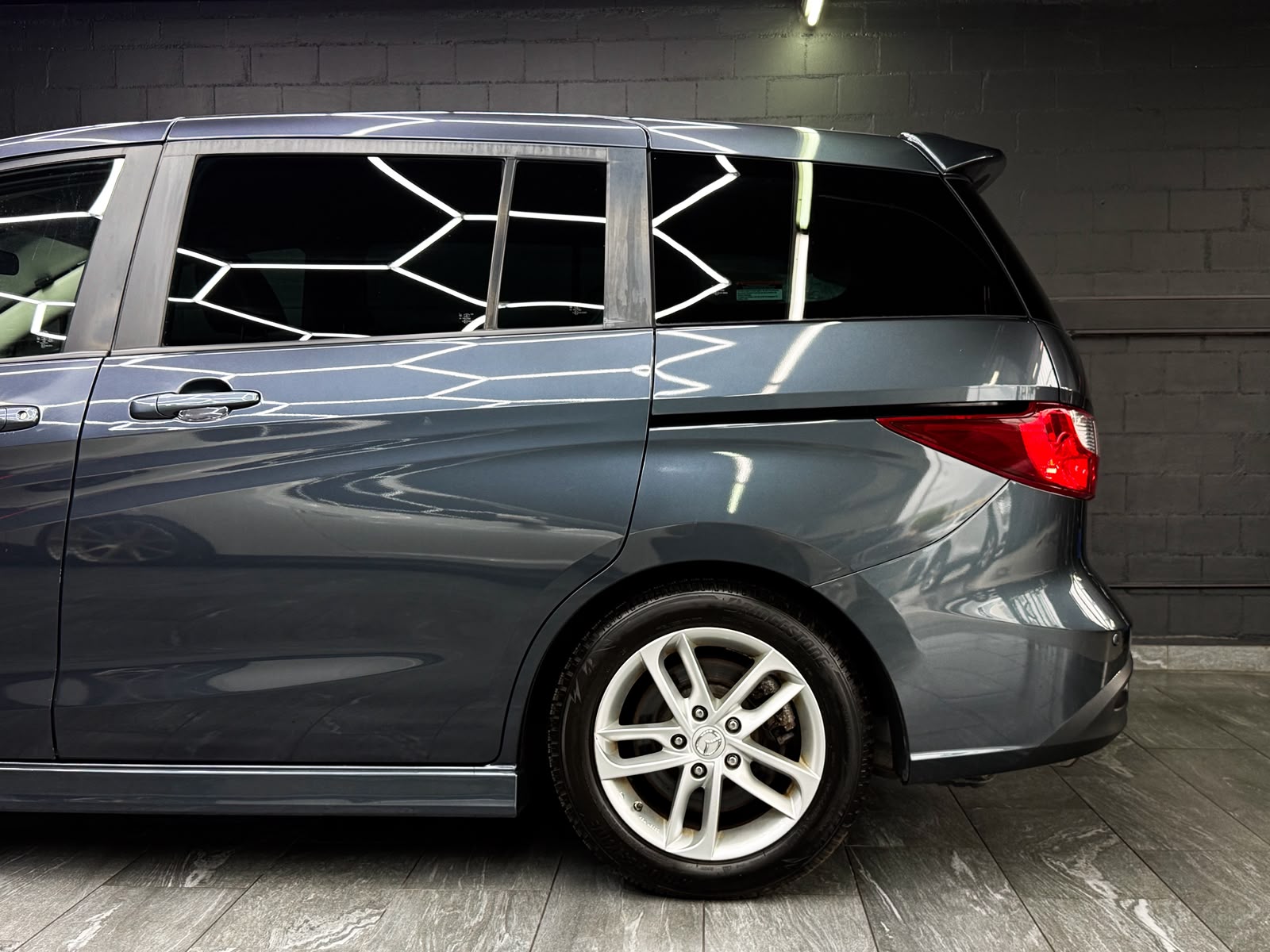 MAZDA 5 2.0 16V Sport Activematic *AHK* *7Plätzer*-image-6