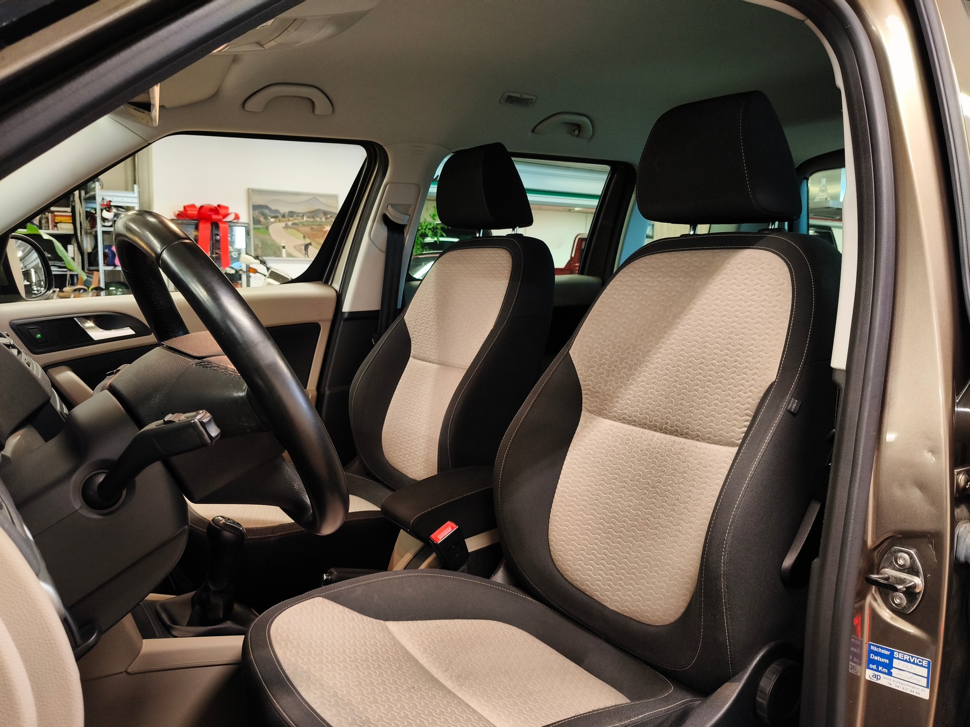 SKODA Yeti 1.8 TSI Experience 4x4-image-19