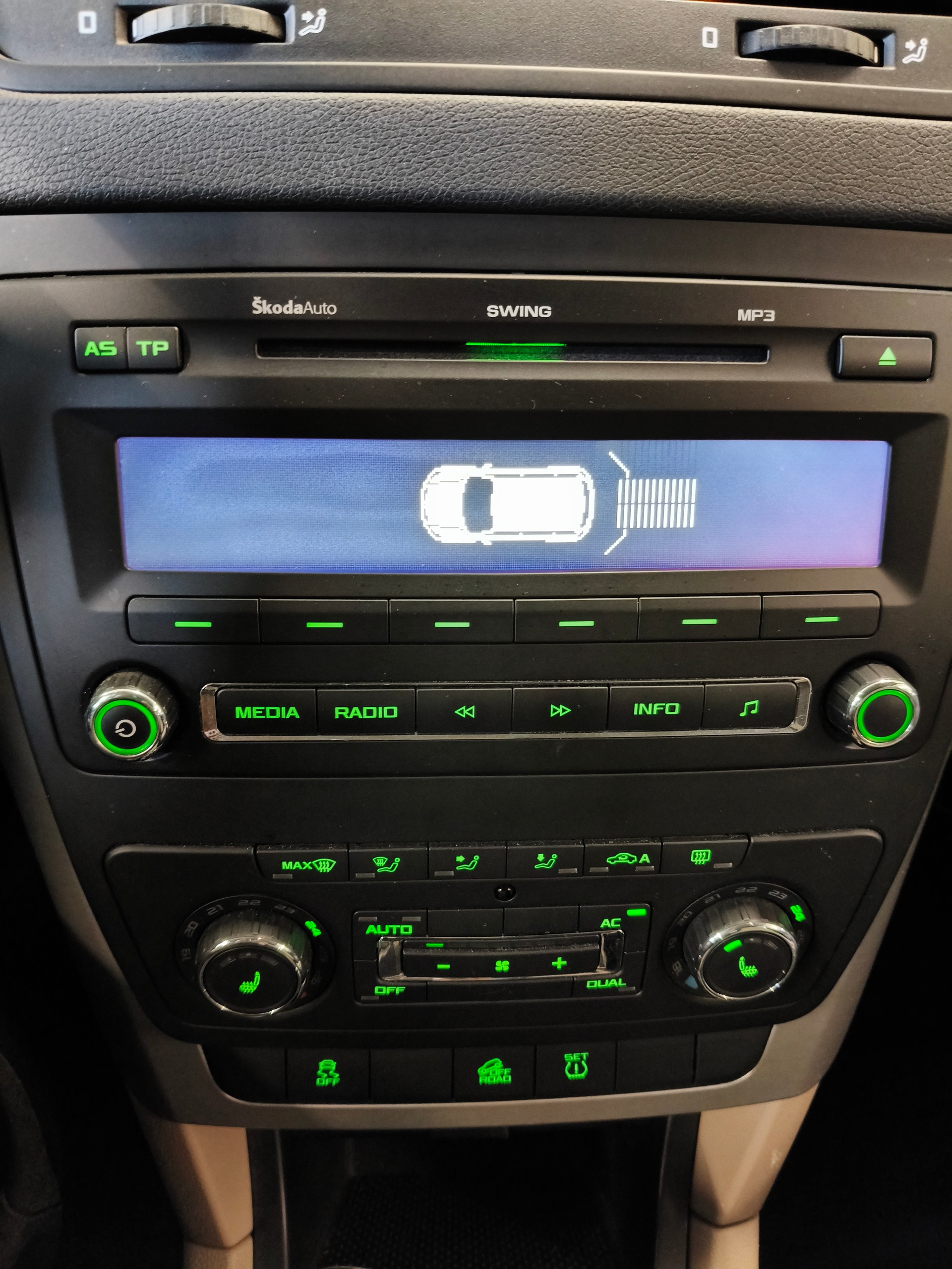 SKODA Yeti 1.8 TSI Experience 4x4-image-28