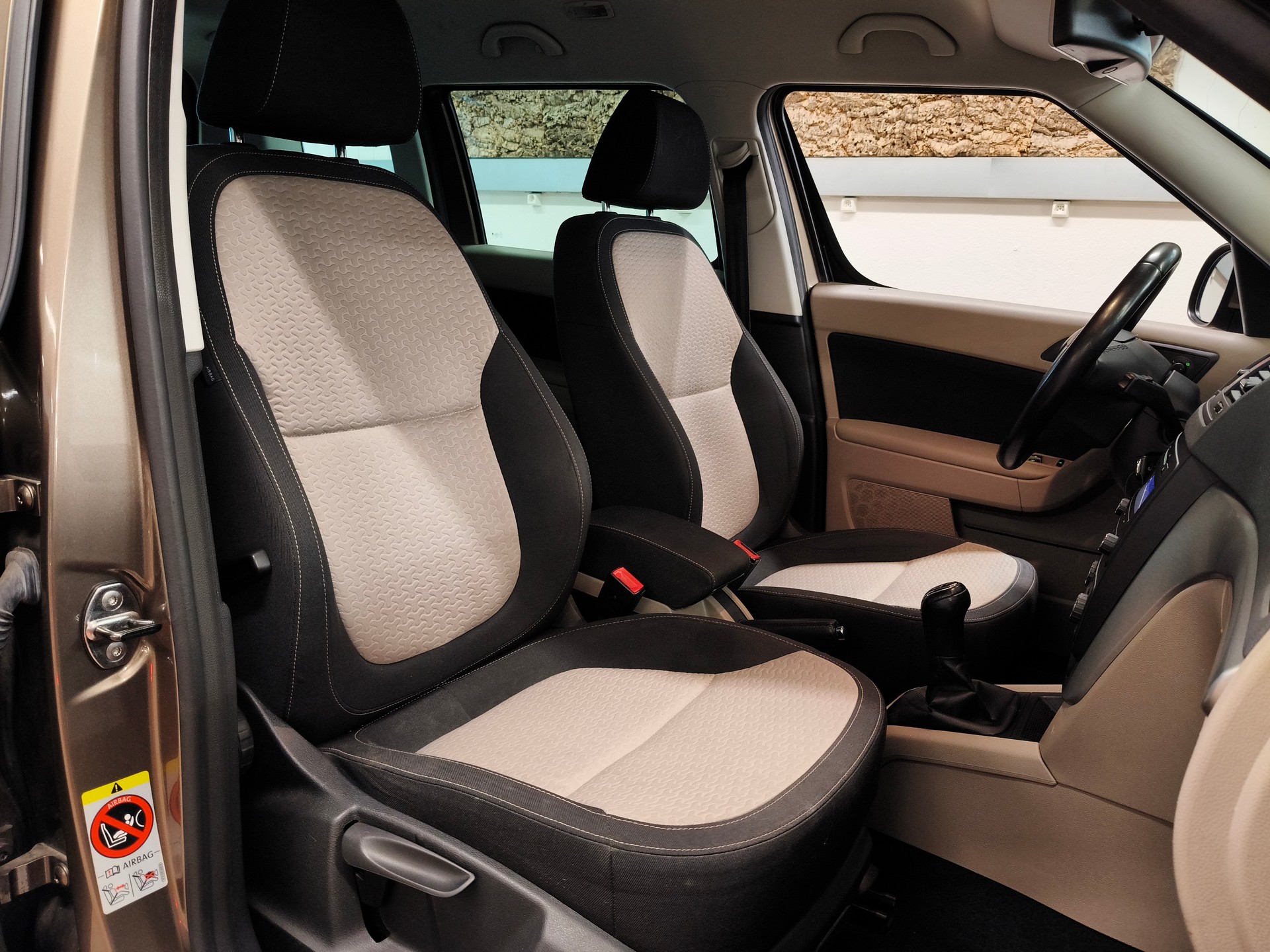 SKODA Yeti 1.8 TSI Experience 4x4-image-22