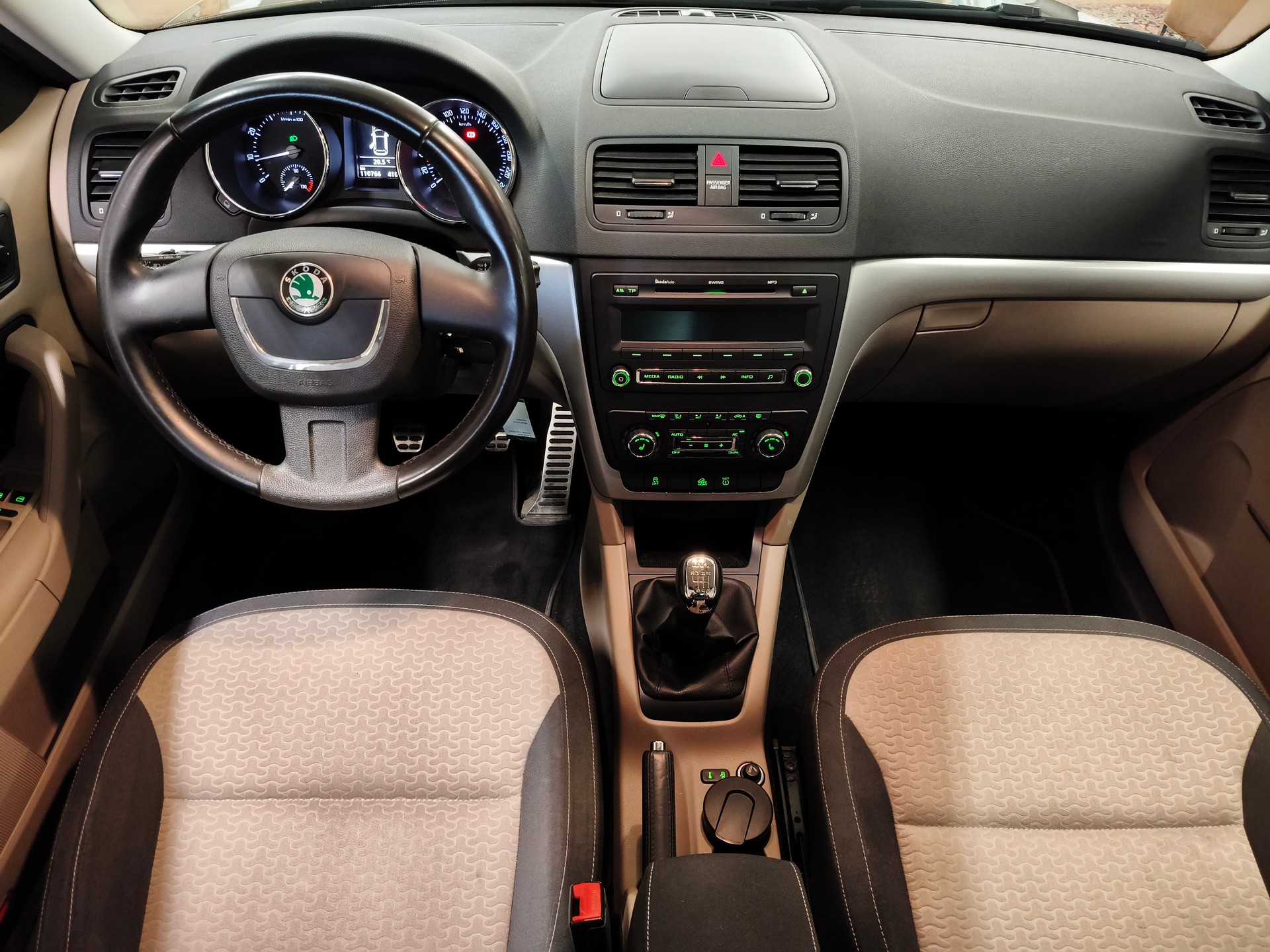 SKODA Yeti 1.8 TSI Experience 4x4-image-15