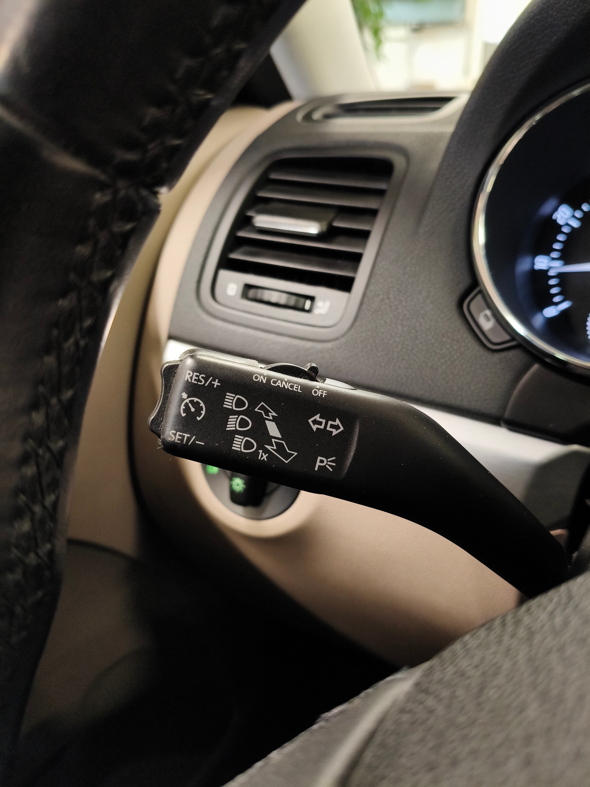 SKODA Yeti 1.8 TSI Experience 4x4-image-24