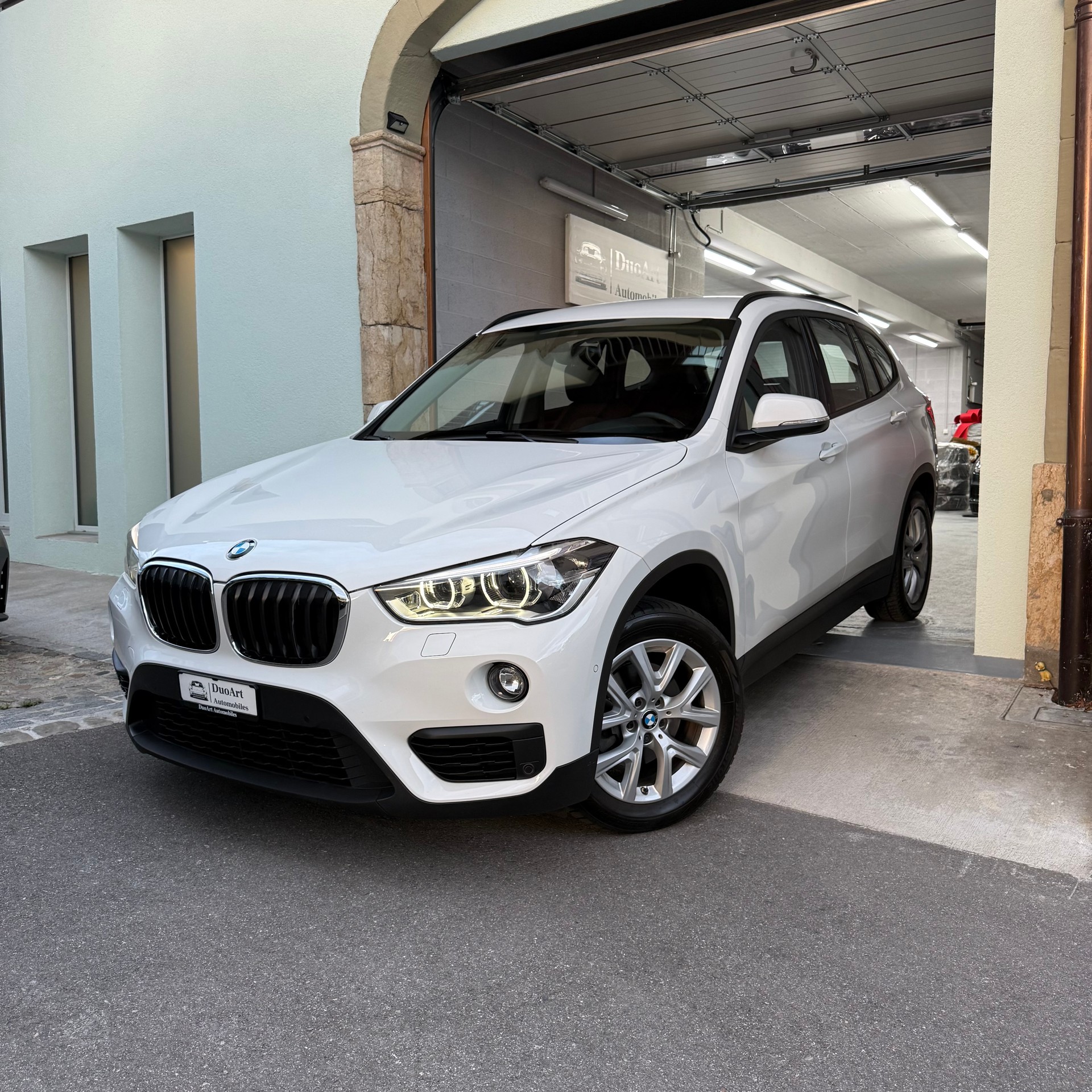 BMW X1 xDrive 18d Steptronic-image-0
