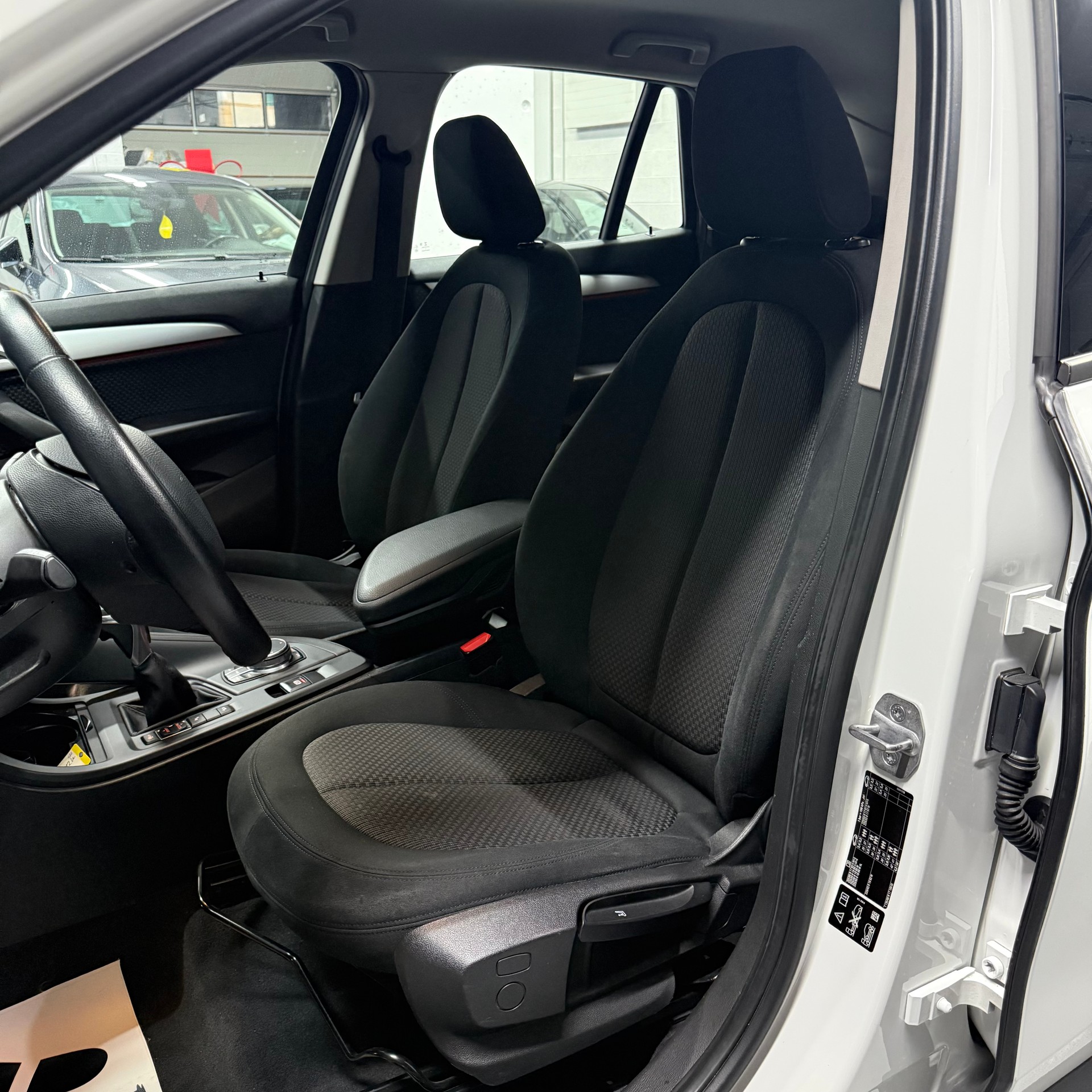 BMW X1 xDrive 18d Steptronic-image-8