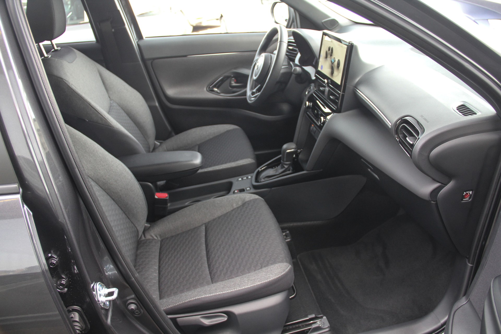 TOYOTA Yaris Cross 1.5 Trend e-CVT 130 🇯🇵 ⭐⭐⭐⭐⭐-image-9