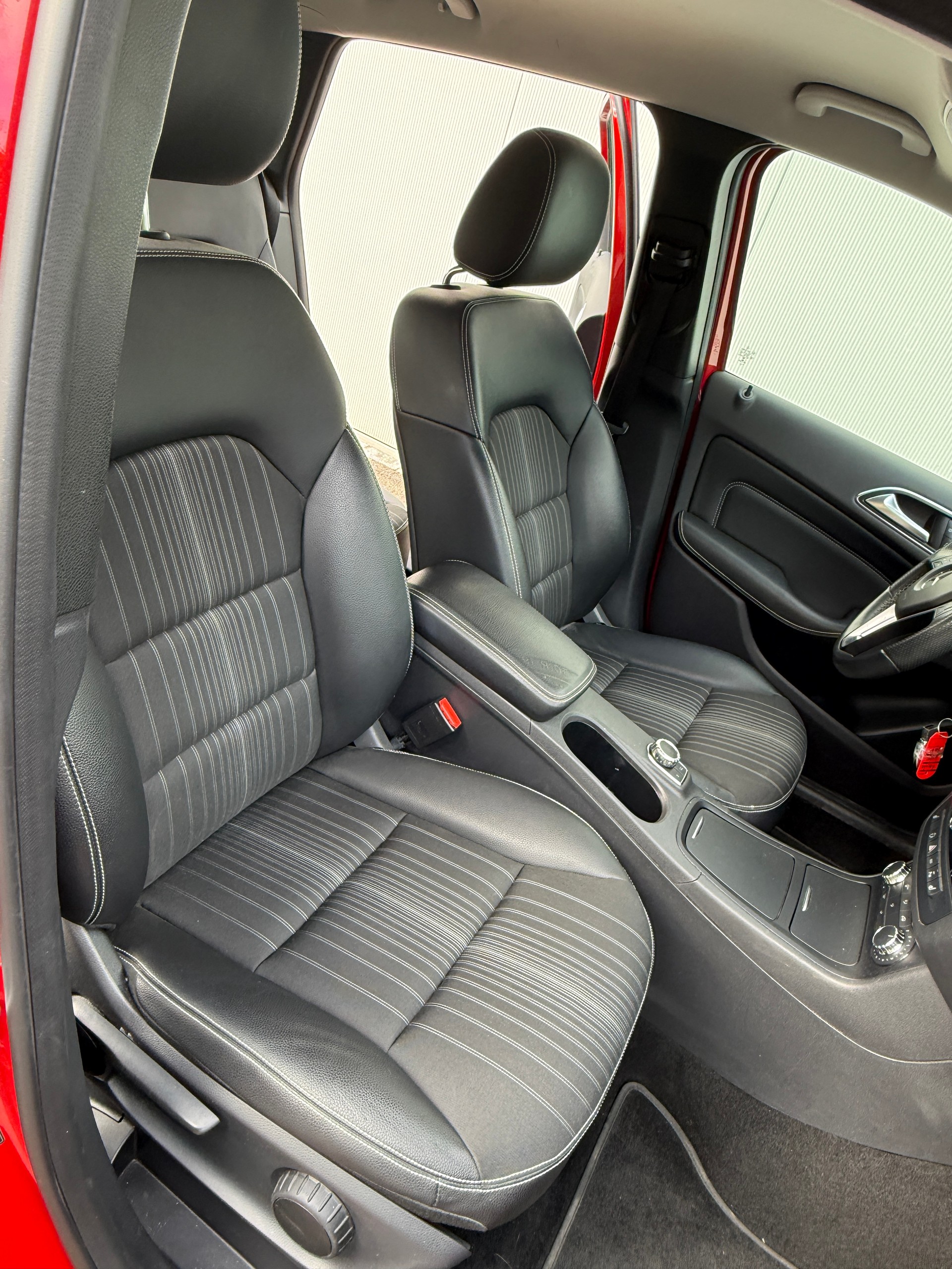 MERCEDES-BENZ B 180 7G-DCT Sport-Paket-image-7