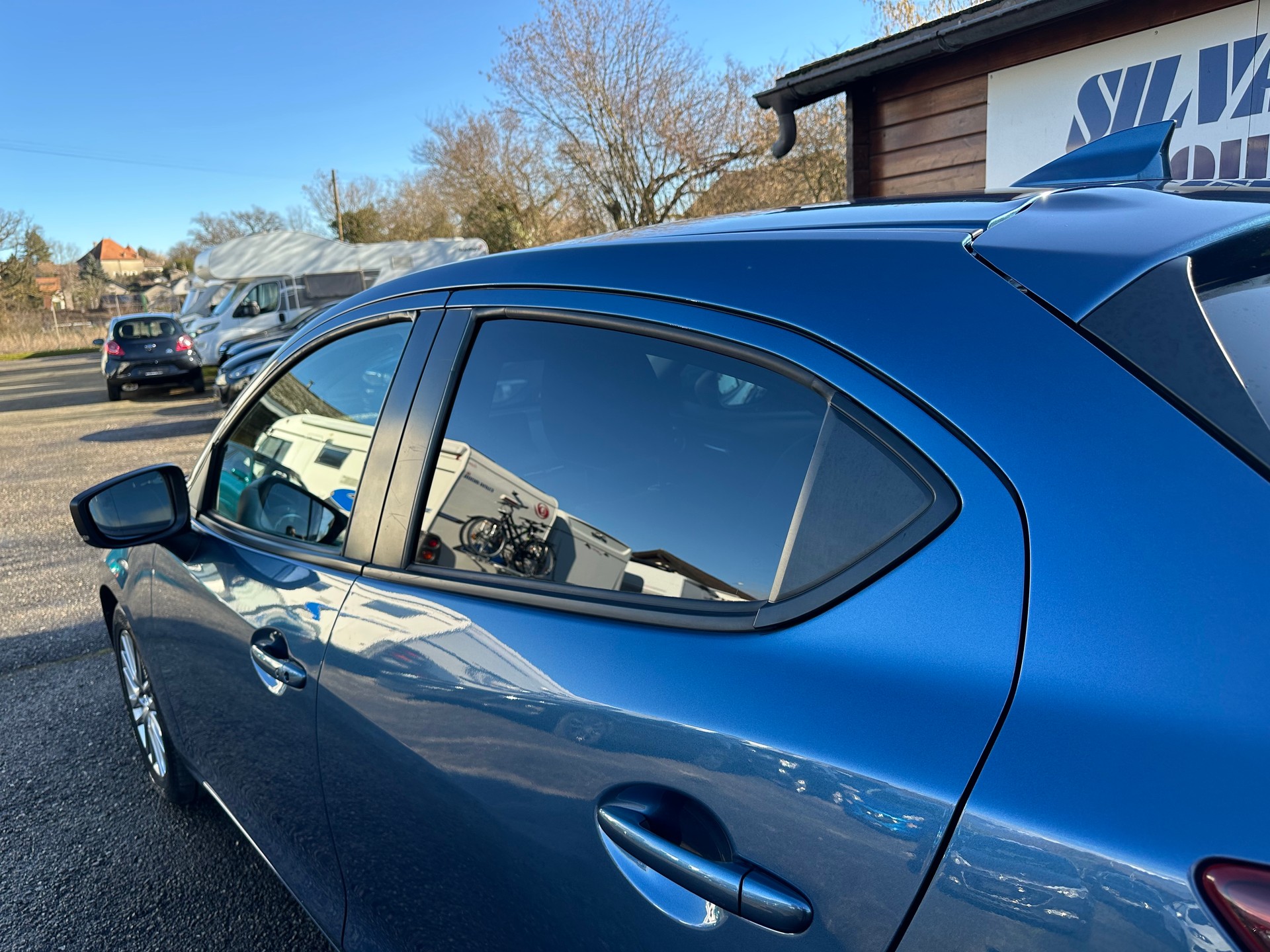 MAZDA 2 SKYACTIV-G 90 Mild Hybrid Revolution-image-25