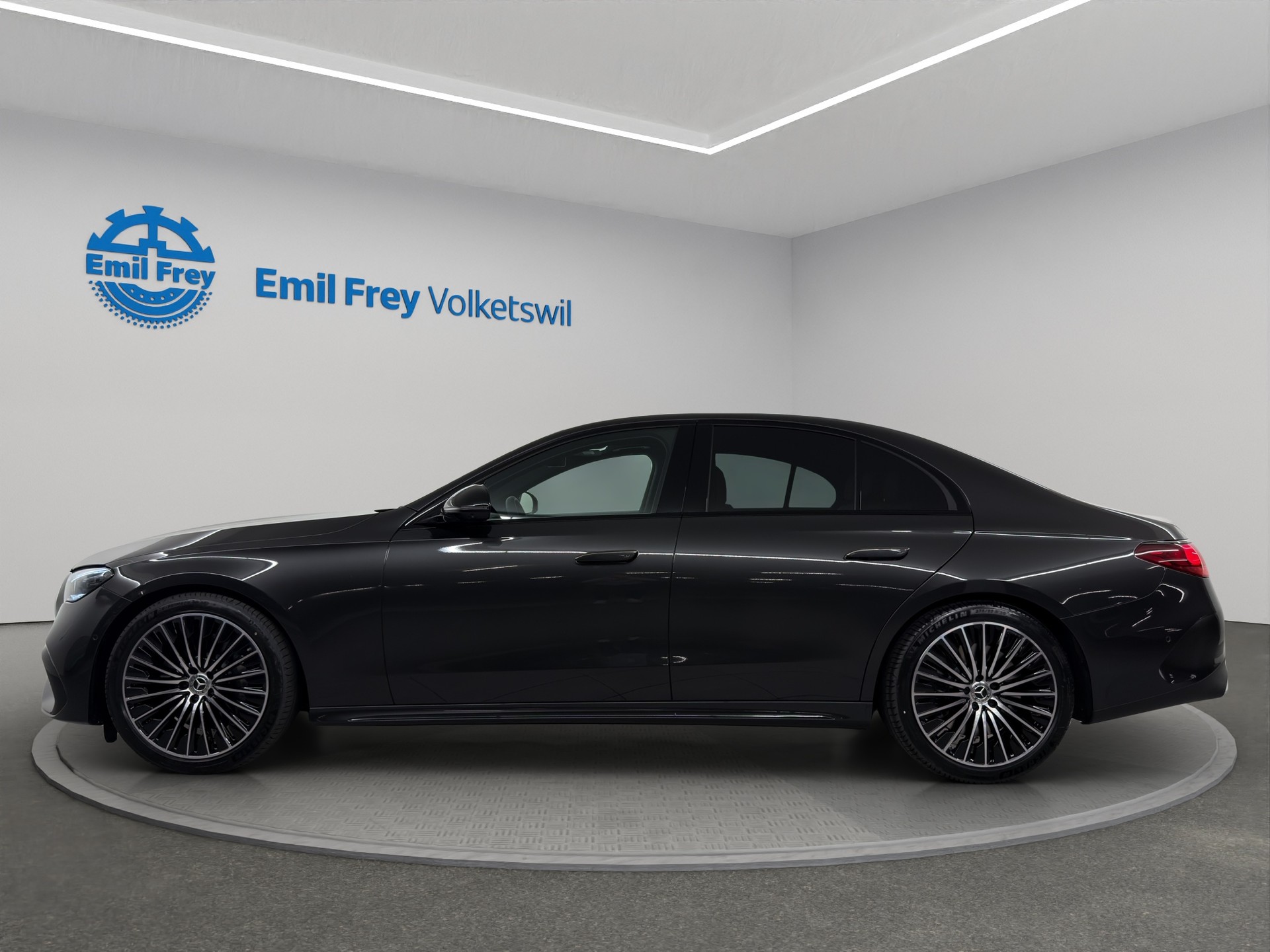 MERCEDES-BENZ E 450 AMG Line 4matic-showroom-element-1