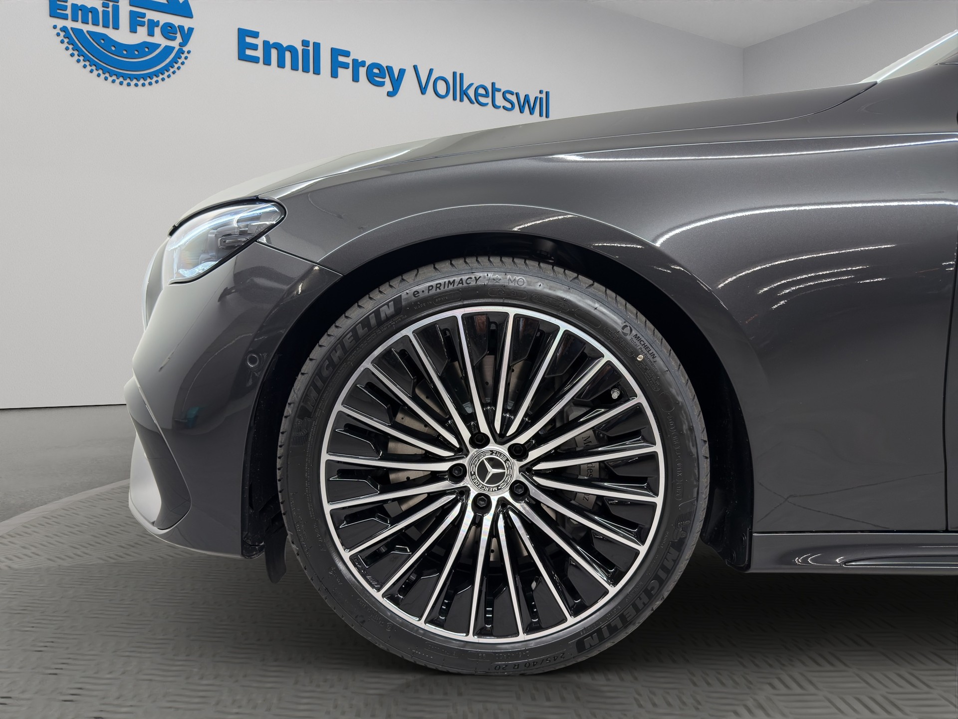 MERCEDES-BENZ E 450 AMG Line 4matic-showroom-element-3