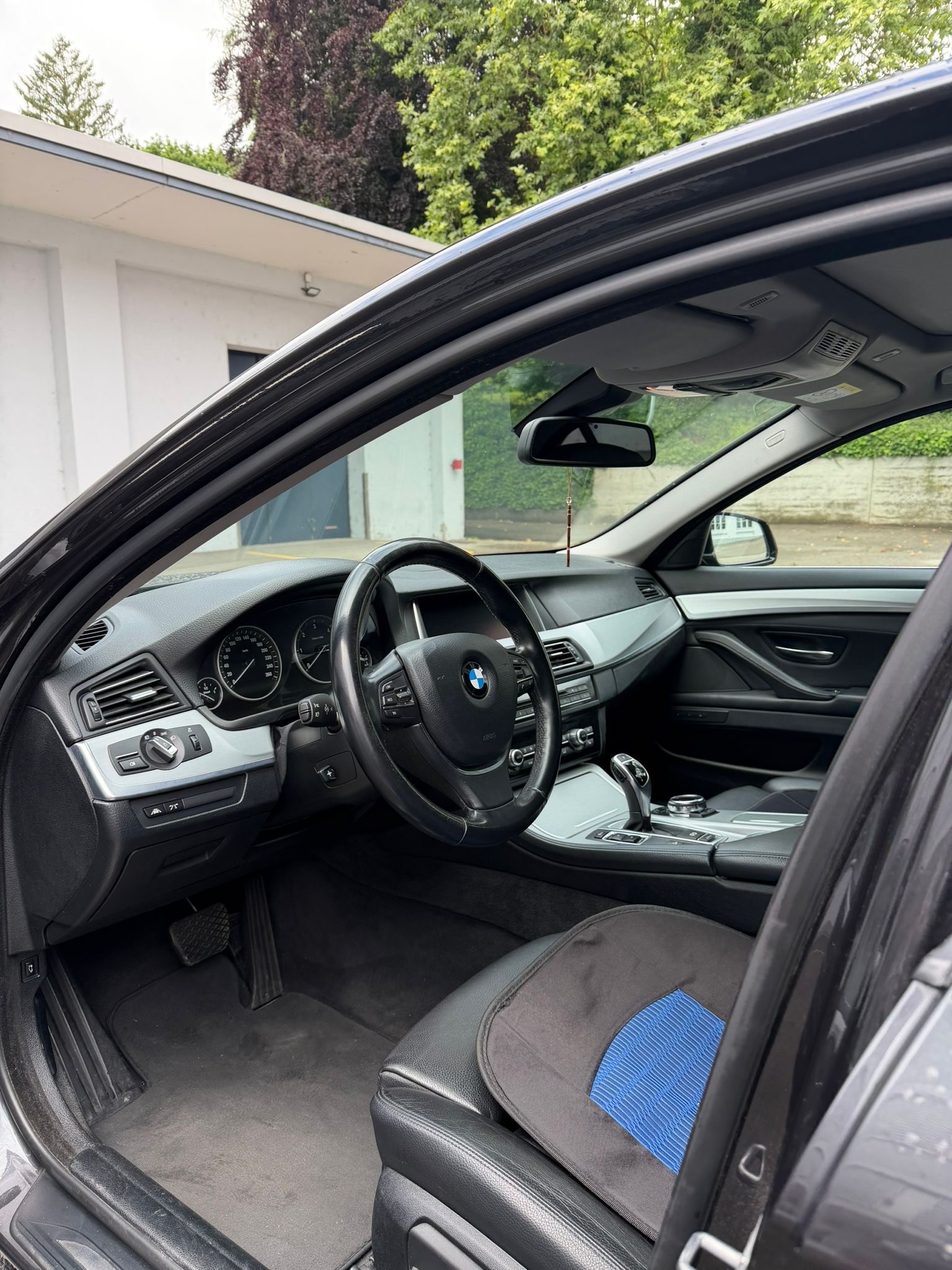 BMW 525d xDrive-image-3