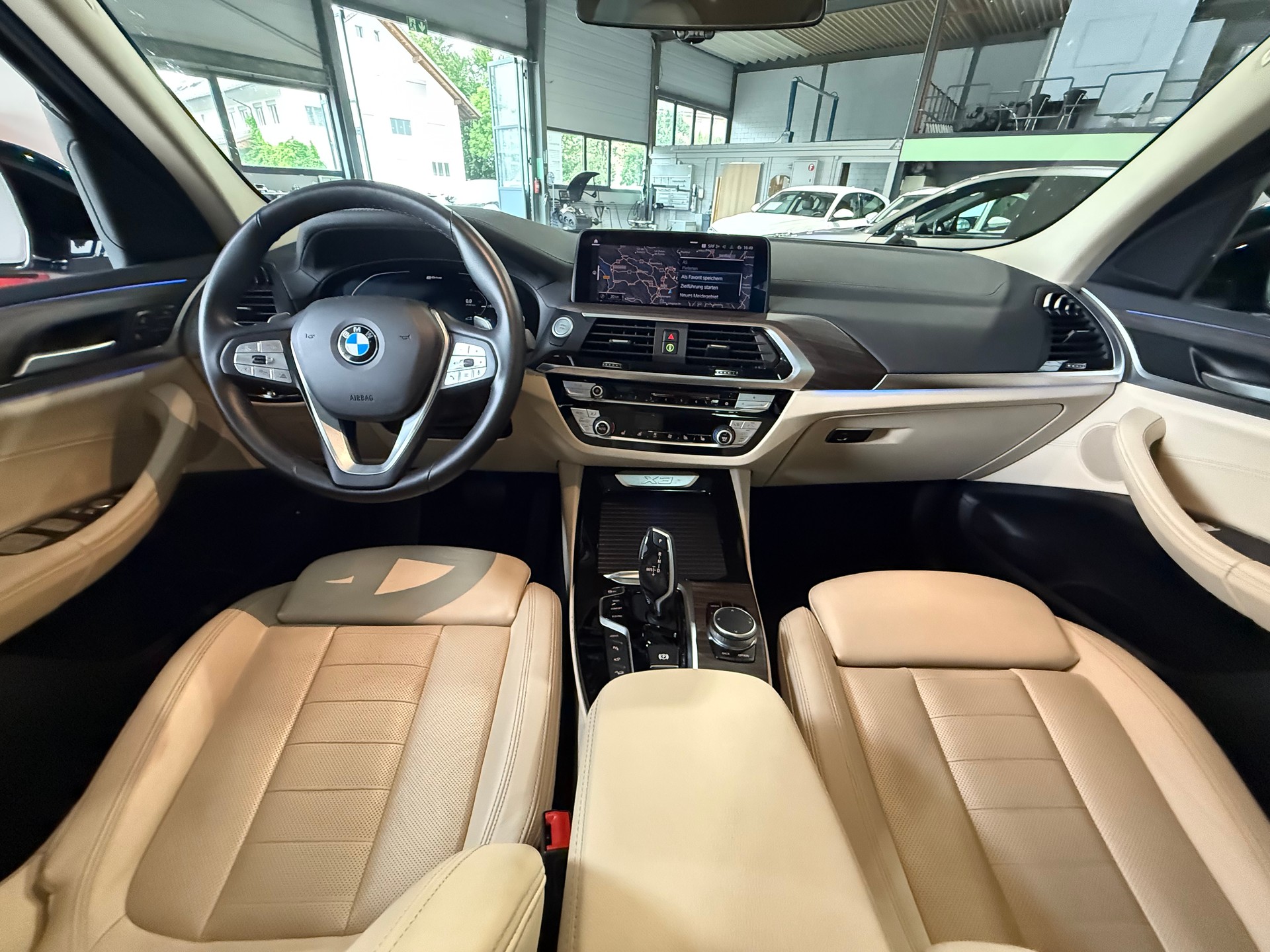 BMW X3 xDrive 30e Luxury Line-image-11