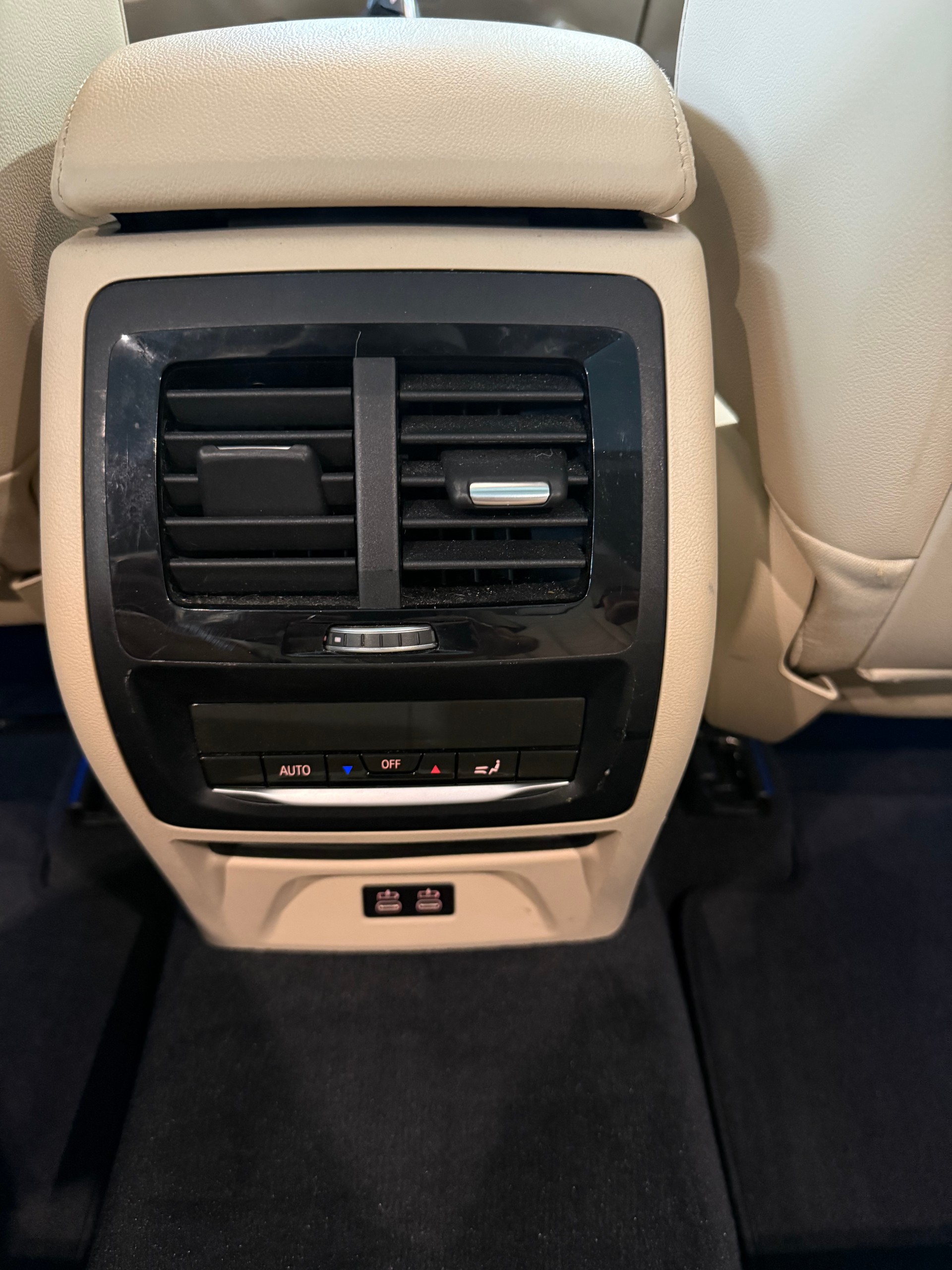 BMW X3 xDrive 30e Luxury Line-image-10