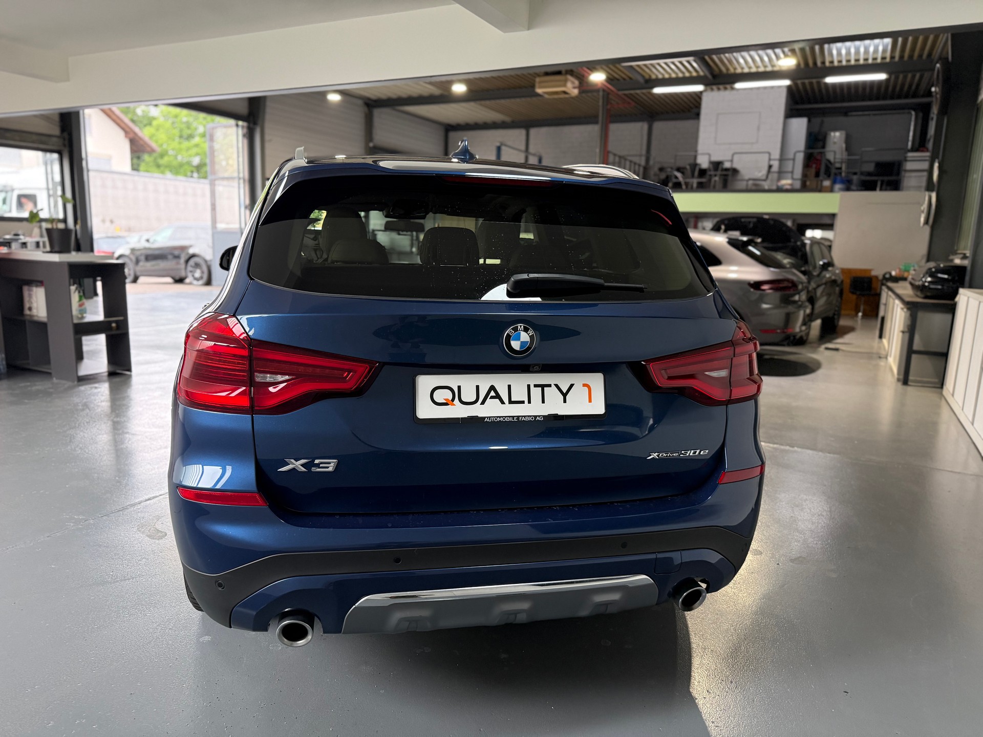 BMW X3 xDrive 30e Luxury Line-image-4