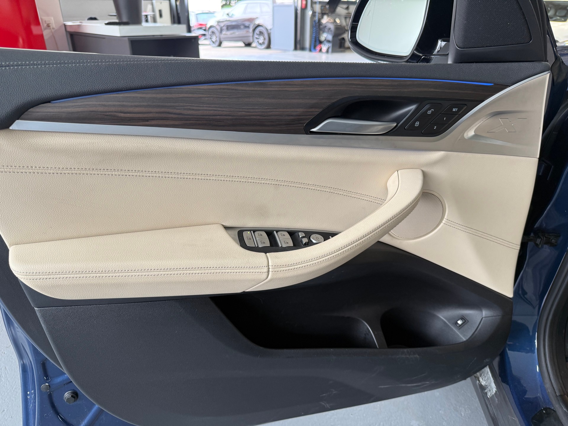 BMW X3 xDrive 30e Luxury Line-image-7