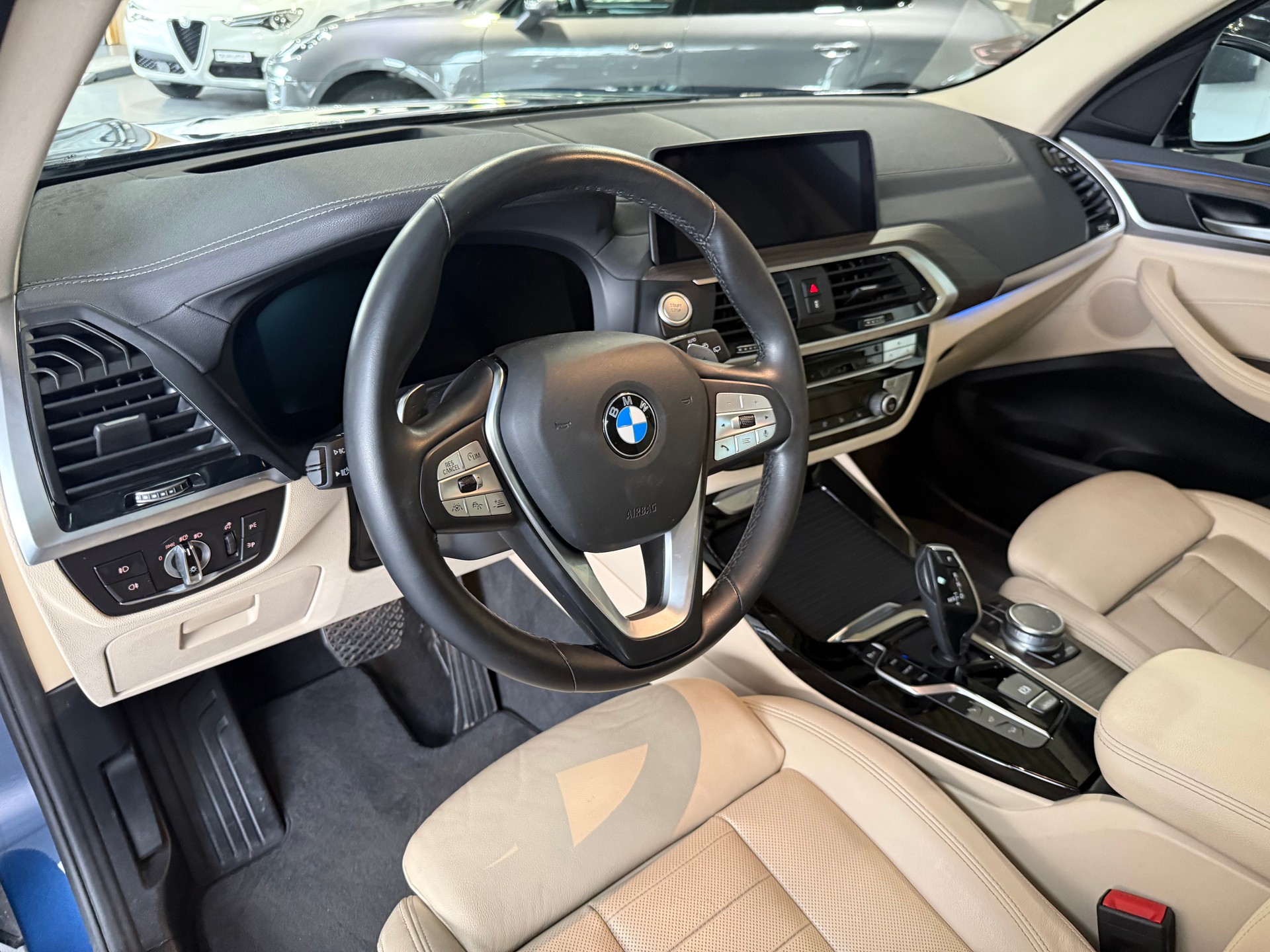 BMW X3 xDrive 30e Luxury Line-image-8