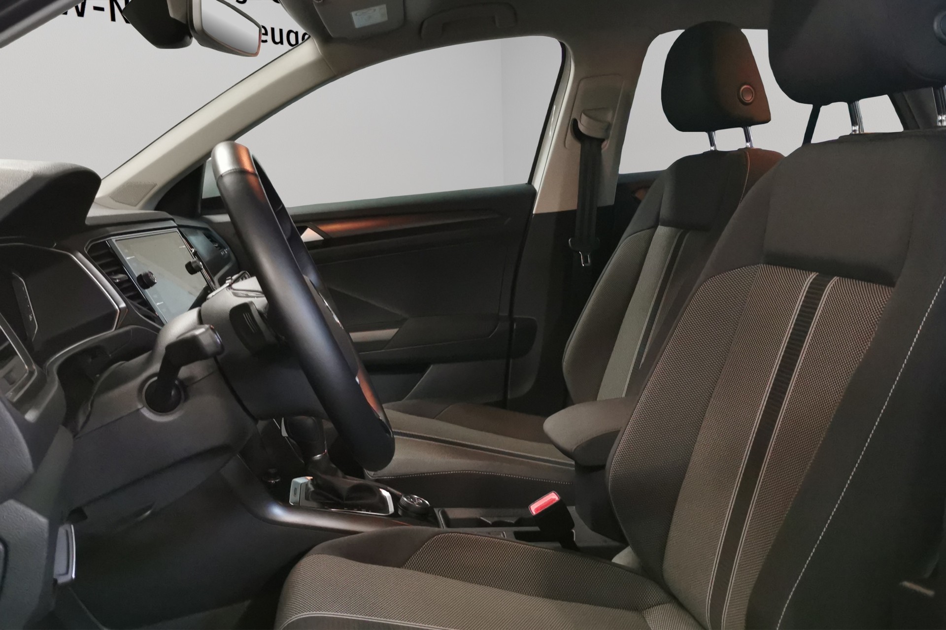 VW T-Roc 2.0 TSI Advance DSG 4Motion-image-8