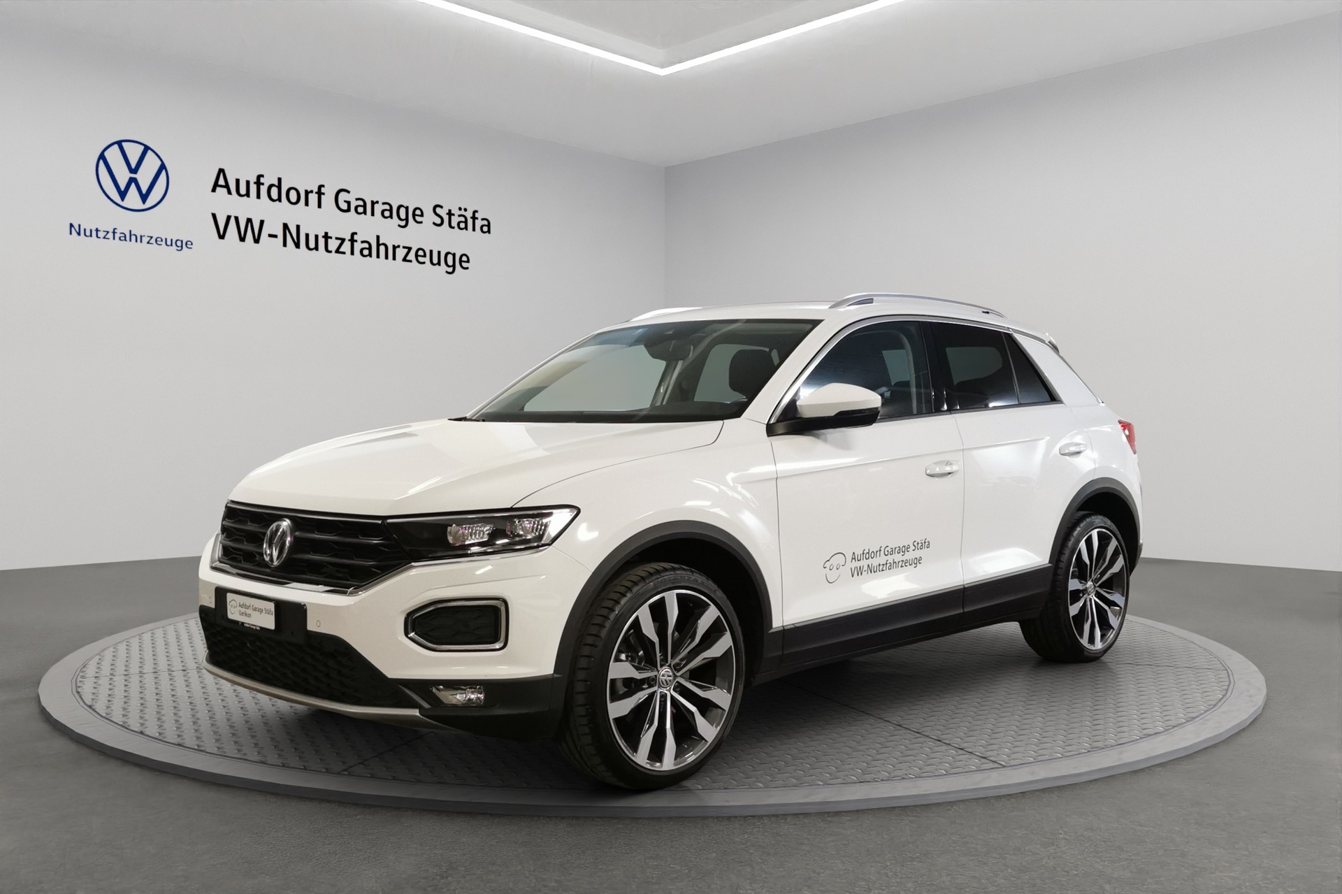 VW T-Roc 2.0 TSI Advance DSG 4Motion-image-0