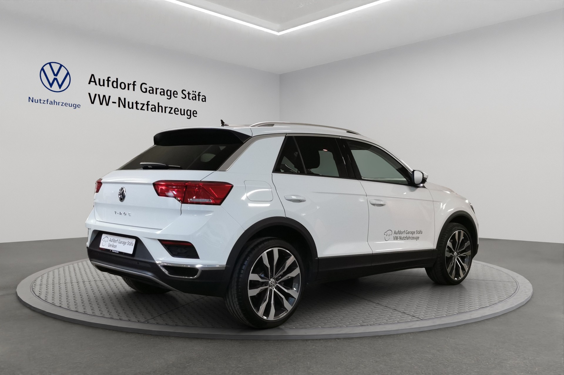 VW T-Roc 2.0 TSI Advance DSG 4Motion-image-4
