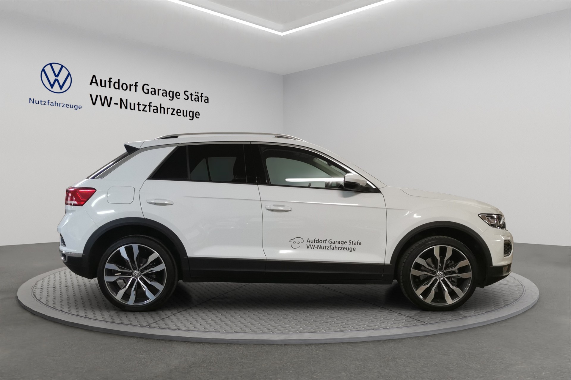 VW T-Roc 2.0 TSI Advance DSG 4Motion-image-5
