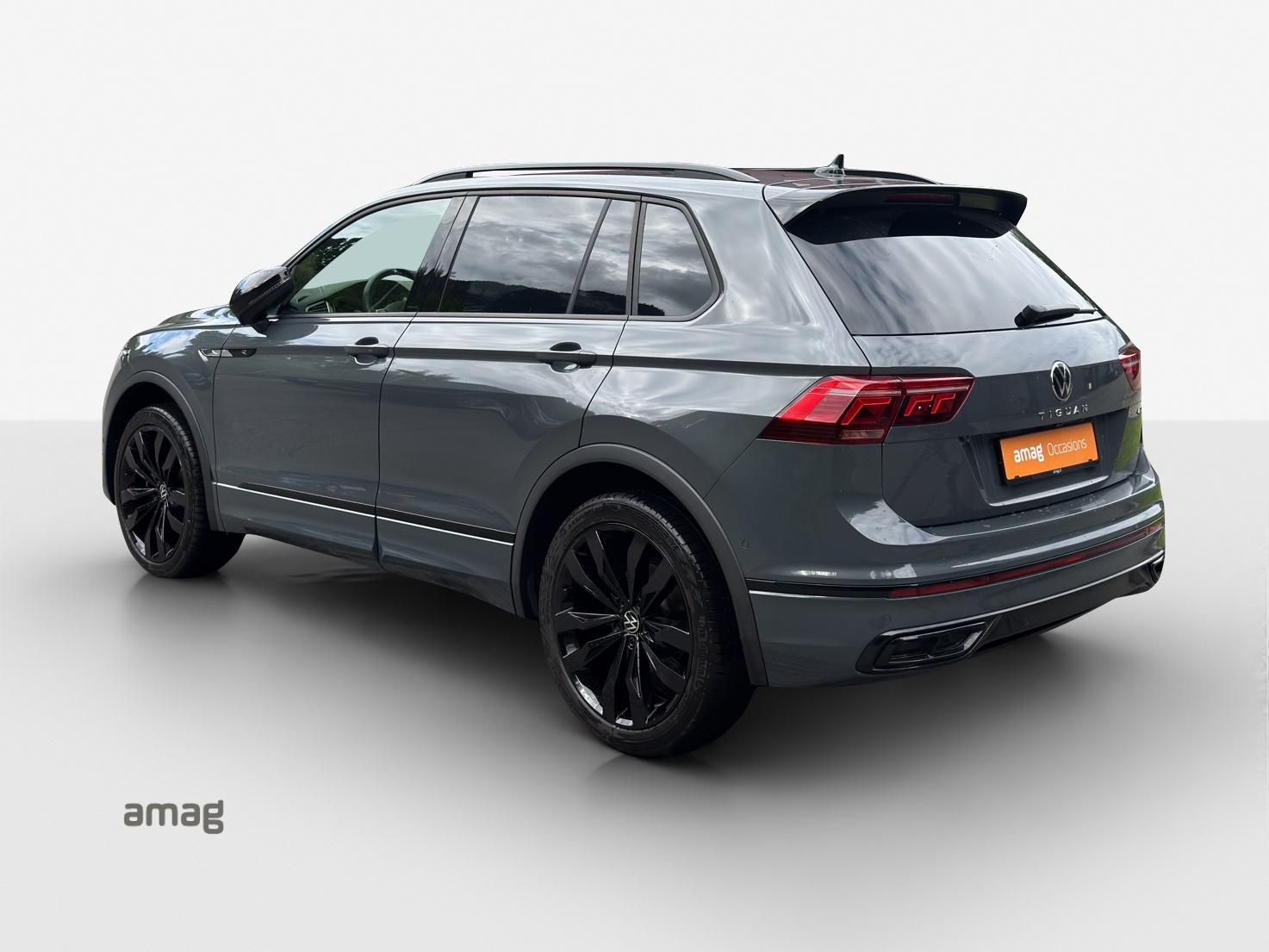 VW Tiguan 2.0TSI R-Line 4Motion DSG-image-2