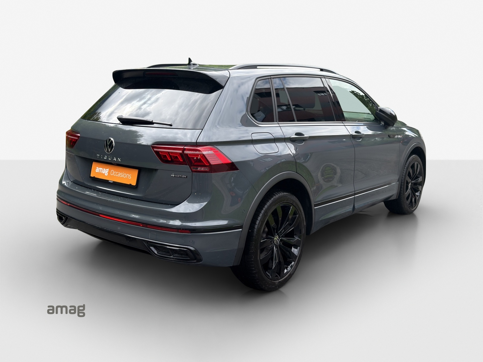 VW Tiguan 2.0TSI R-Line 4Motion DSG-image-4