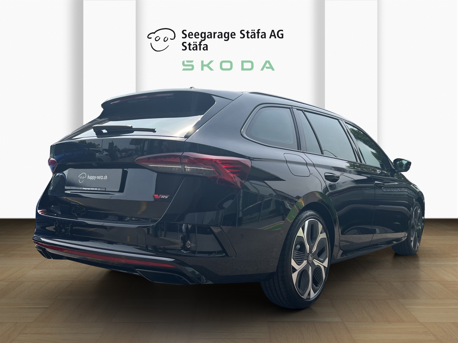 SKODA Octavia Combi 2.0 TSI DSG RS 30 Years Edition-image-4