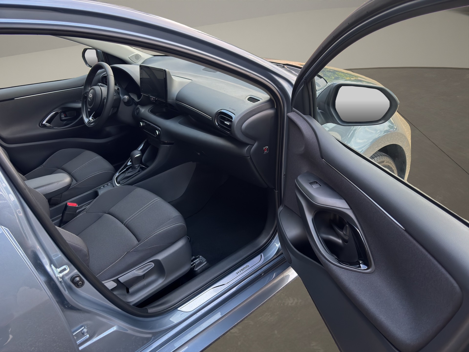 TOYOTA Yaris 1.5 Trend e-CVT-image-18