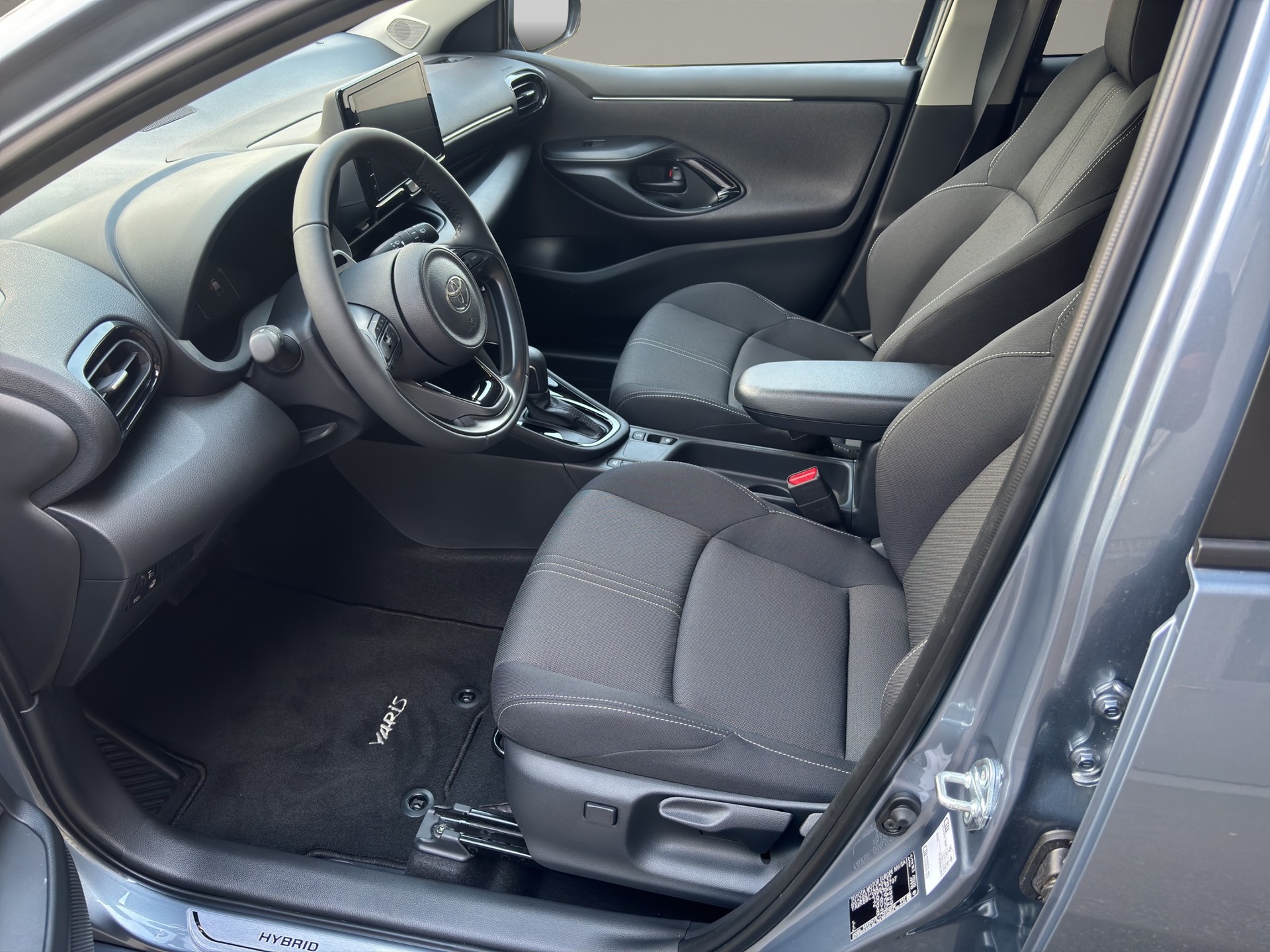 TOYOTA Yaris 1.5 Trend e-CVT-image-9