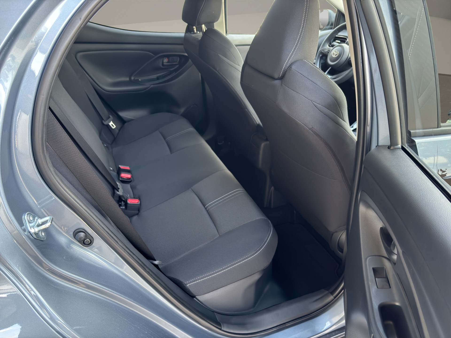 TOYOTA Yaris 1.5 Trend e-CVT-image-19