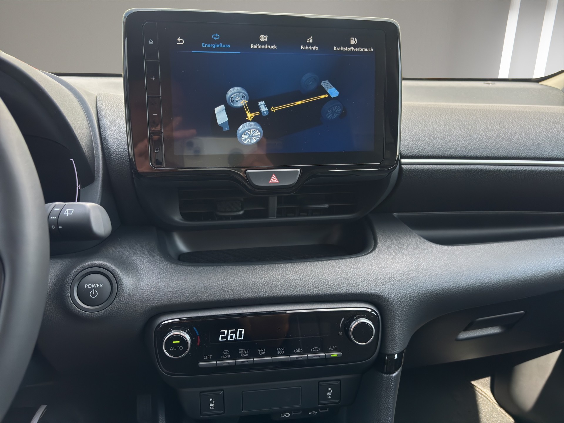 TOYOTA Yaris 1.5 Trend e-CVT-image-28