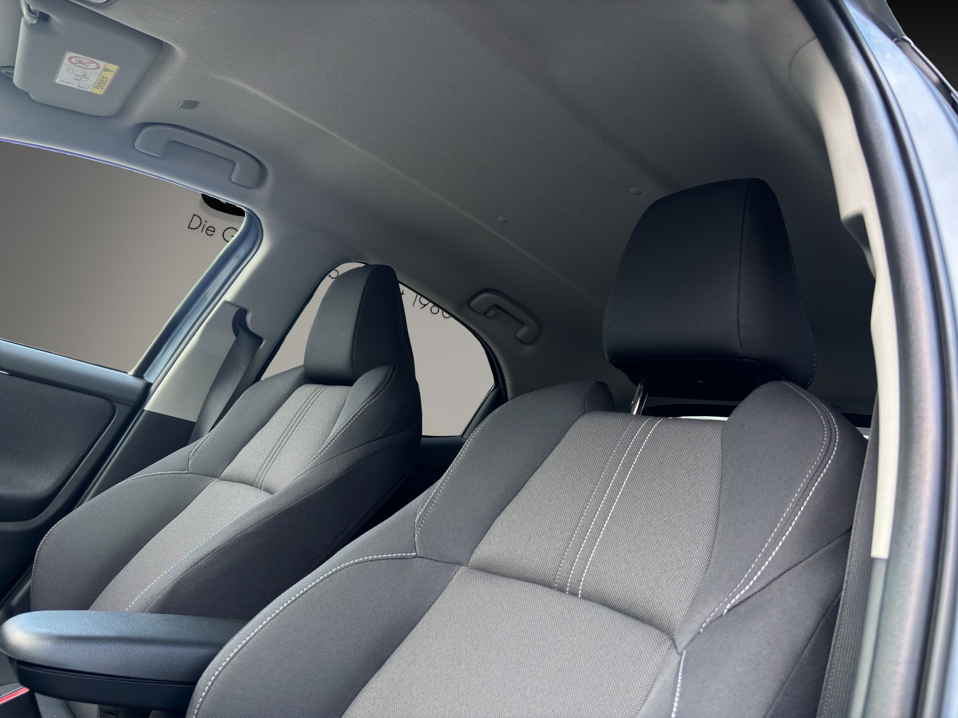 TOYOTA Yaris 1.5 Trend e-CVT-image-22