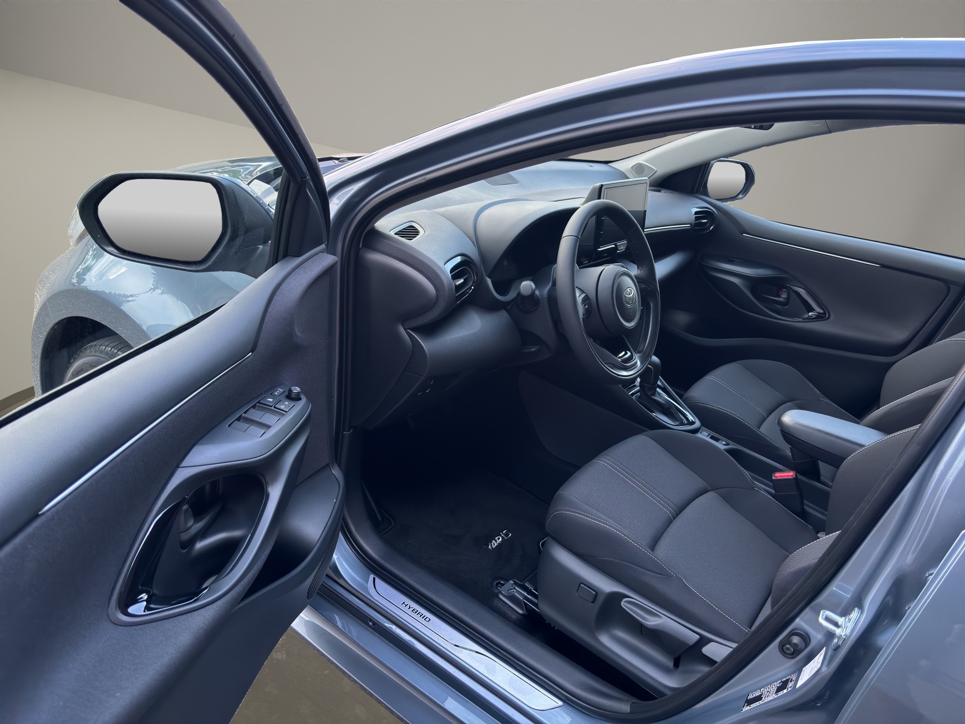 TOYOTA Yaris 1.5 Trend e-CVT-image-17