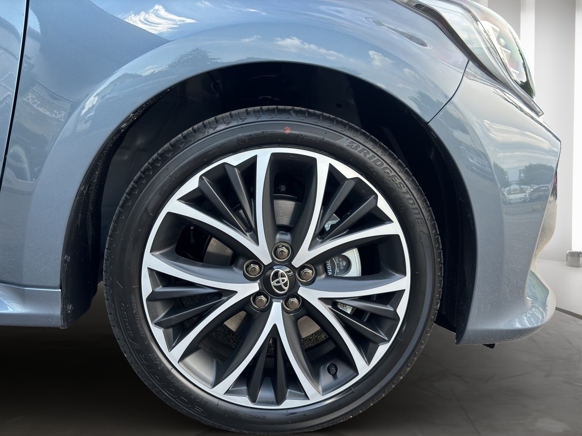 TOYOTA Yaris 1.5 Trend e-CVT-image-21