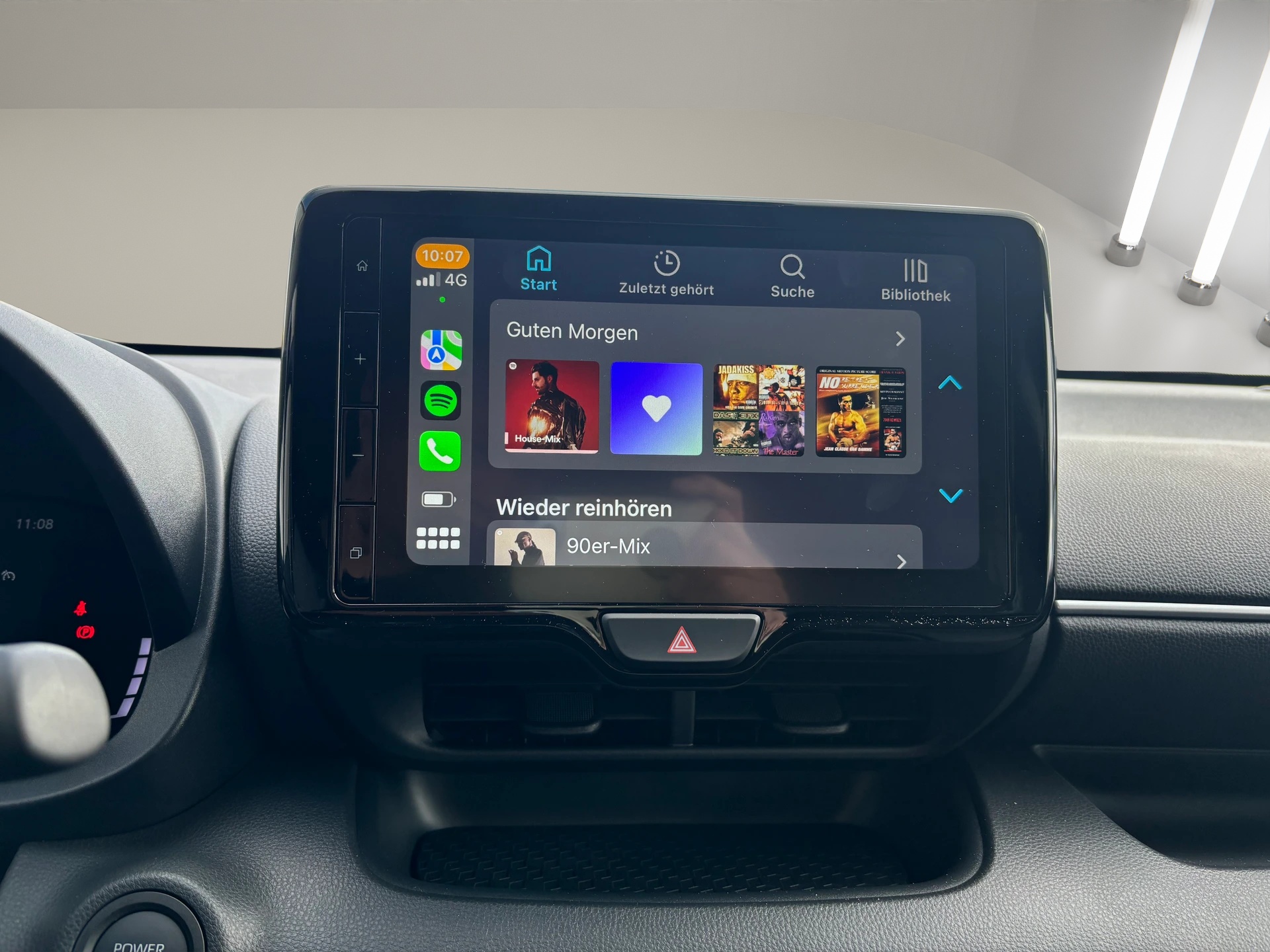 TOYOTA Yaris 1.5 Trend e-CVT-image-24