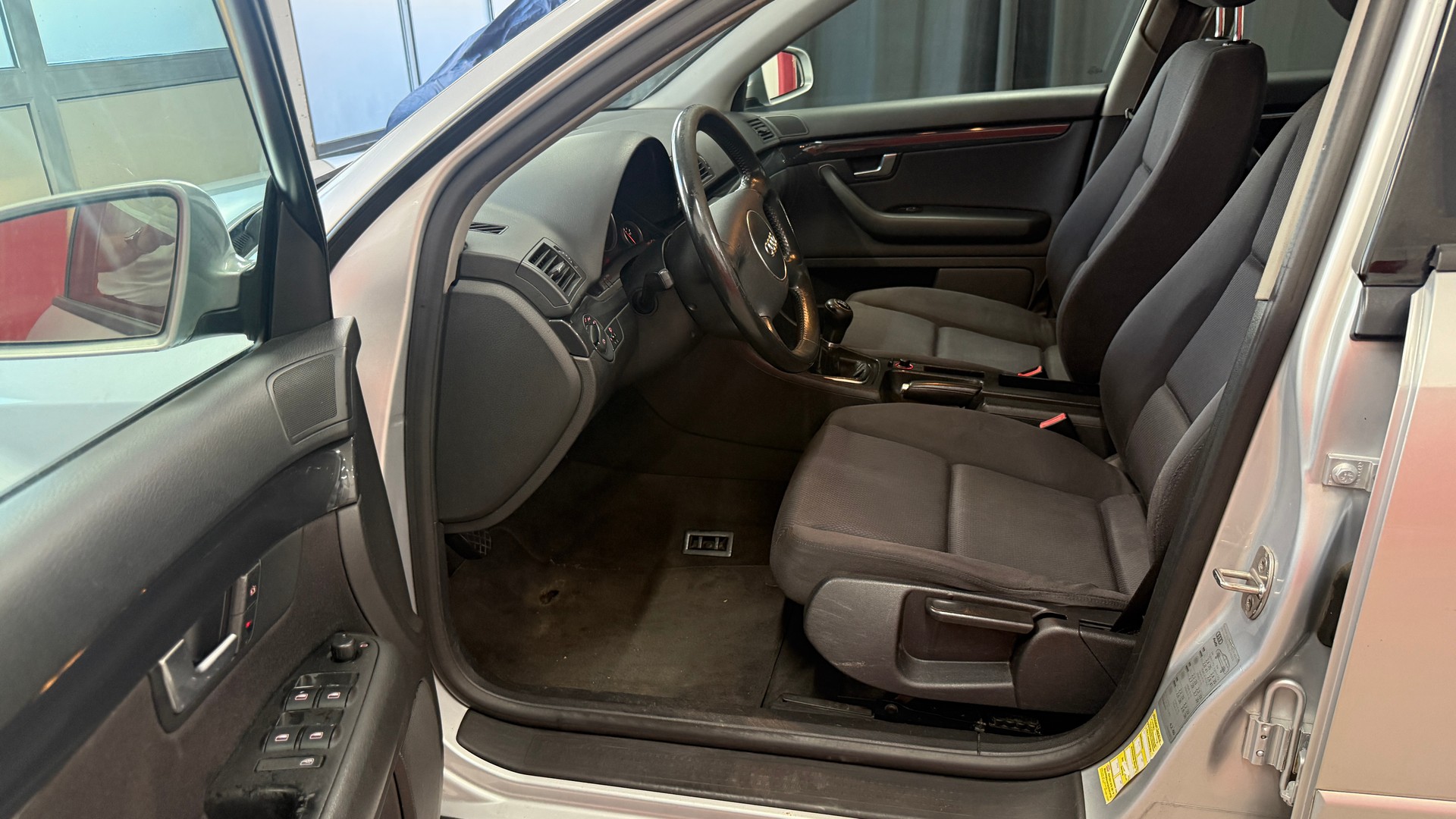 AUDI A4 Avant 1.9 TDI, frisch ab MFK, Servicegepflegt, Zahnriemen bei 252700 km. ersetzt-image-6
