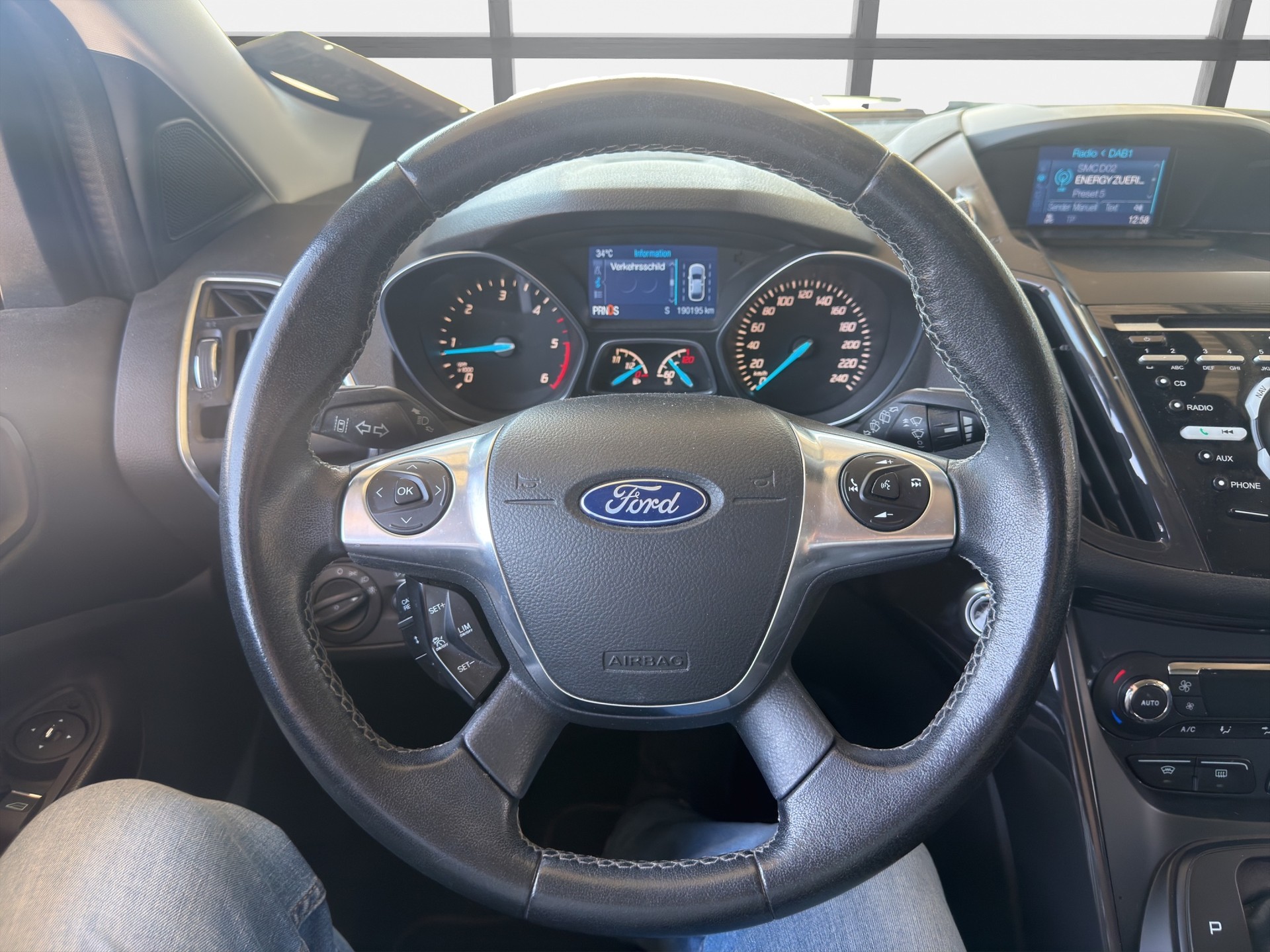 FORD Kuga 2.0 TDCi Carving 4WD PowerShift-image-9