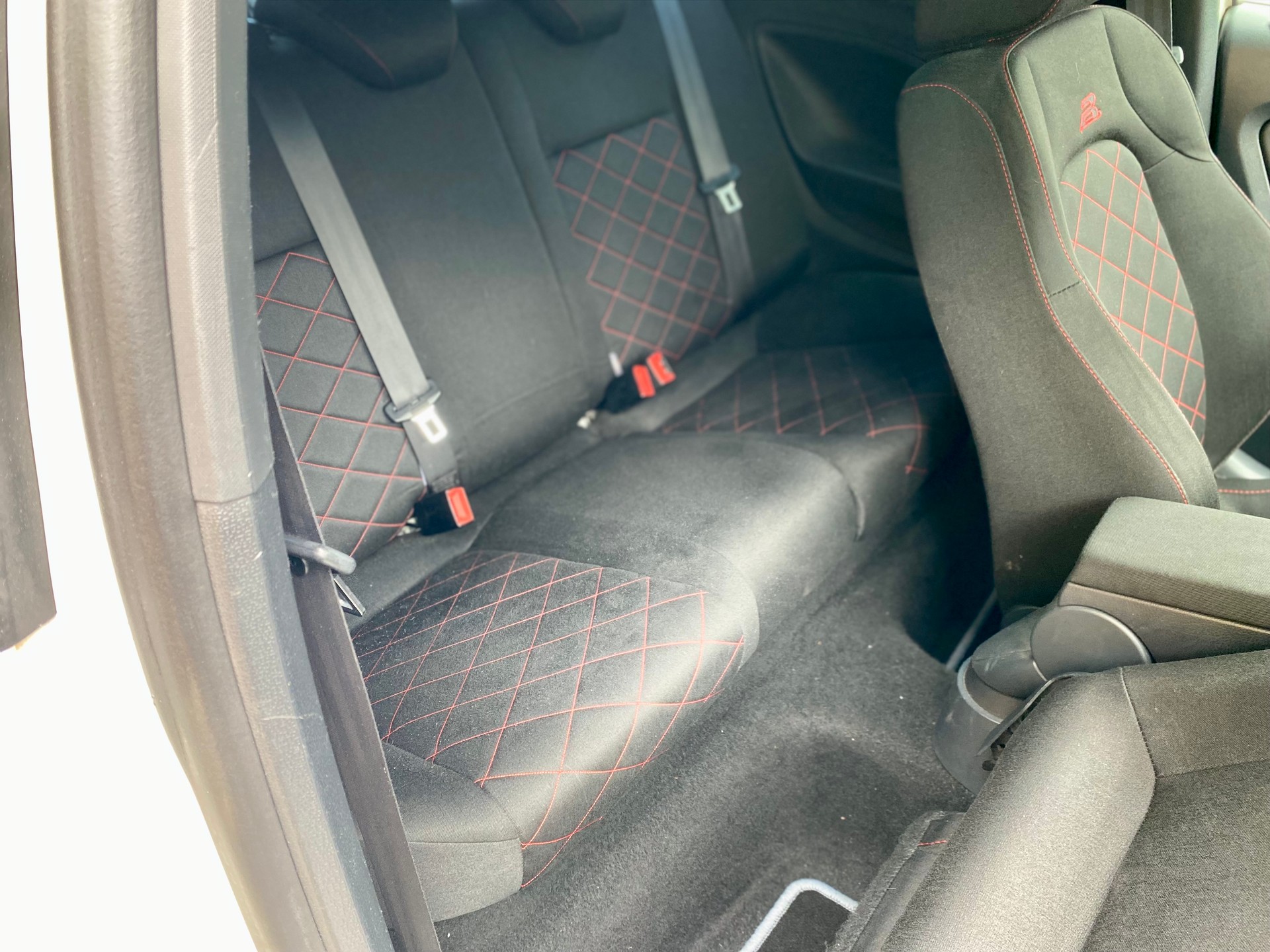 SEAT Ibiza SC 1.4 TSI Cupra DSG-image-8