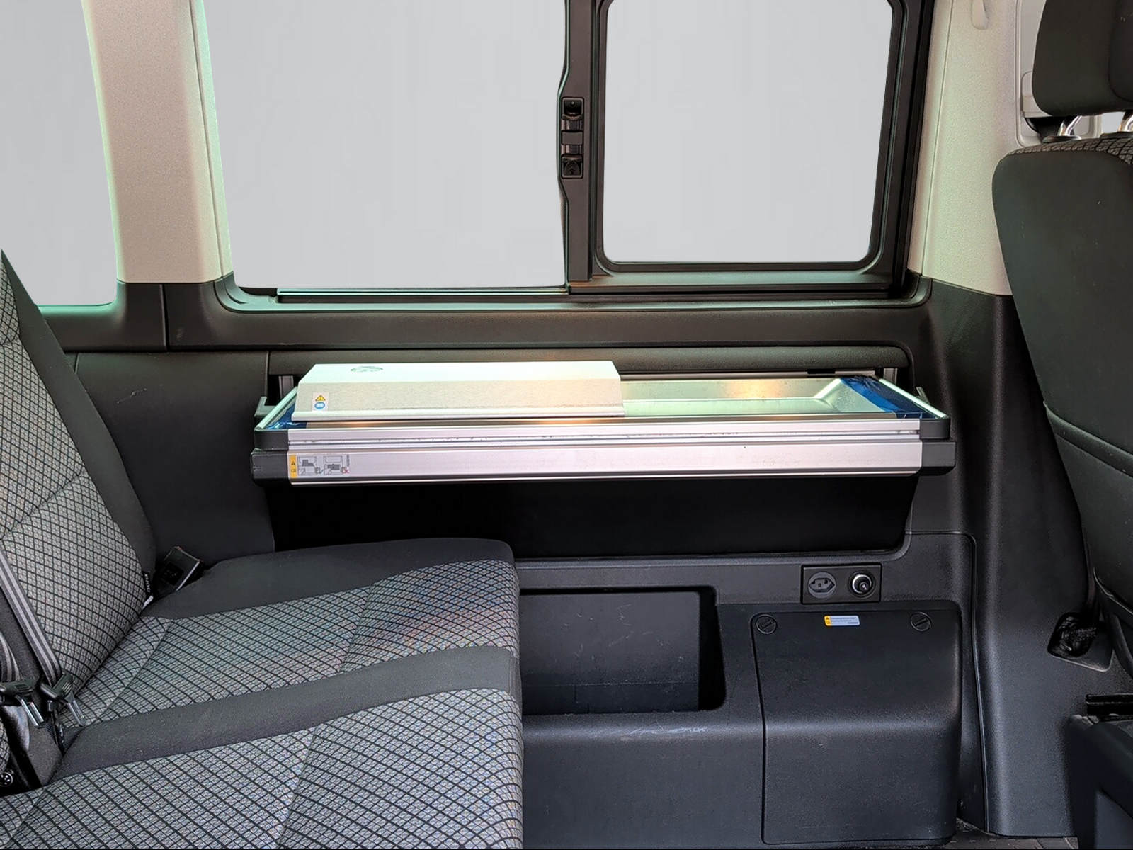 VW T6.1 California 2.0 TDI Coast Edition Liberty 4Motion DSG-image-9