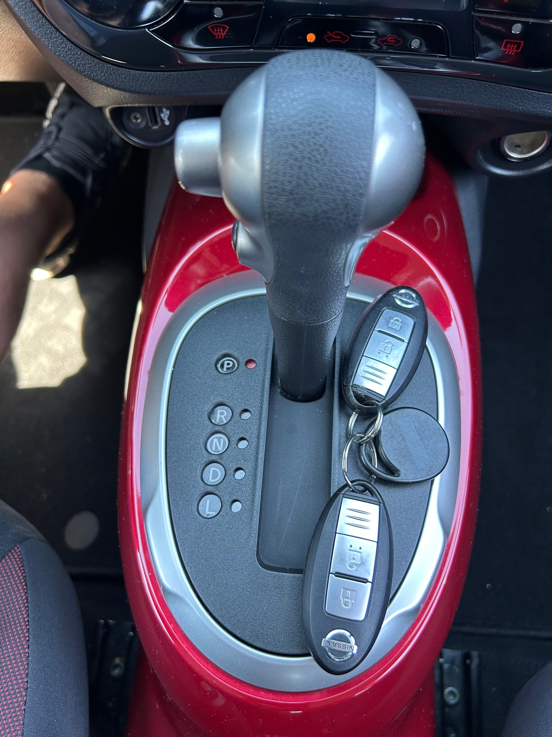 NISSAN Juke 1.6 tekna Xtronic CVT-image-18