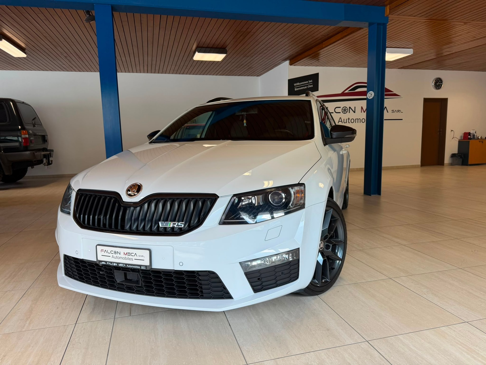 SKODA Octavia Combi 2.0 TDI RS-image-3