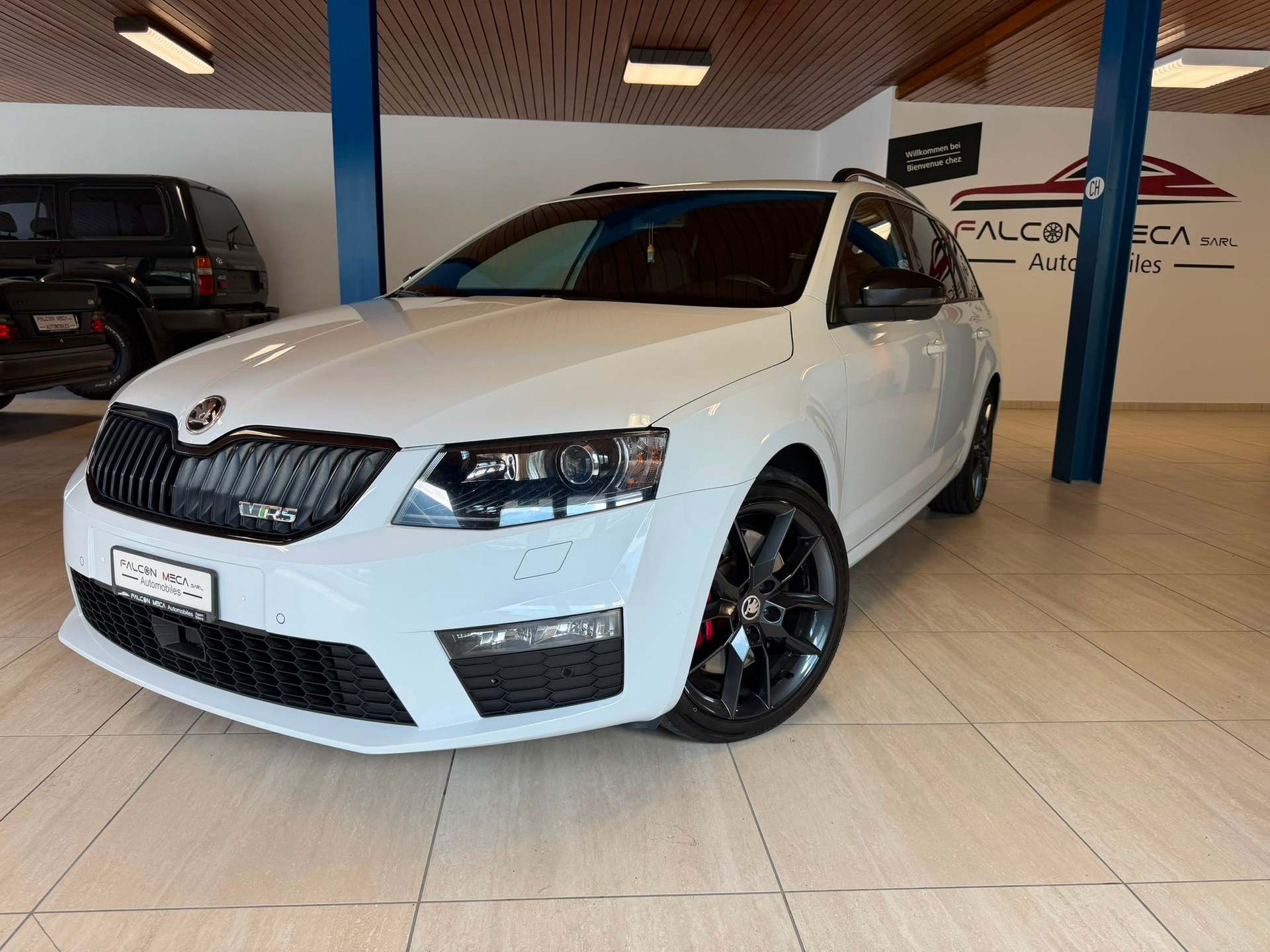 SKODA Octavia Combi 2.0 TDI RS-image-4