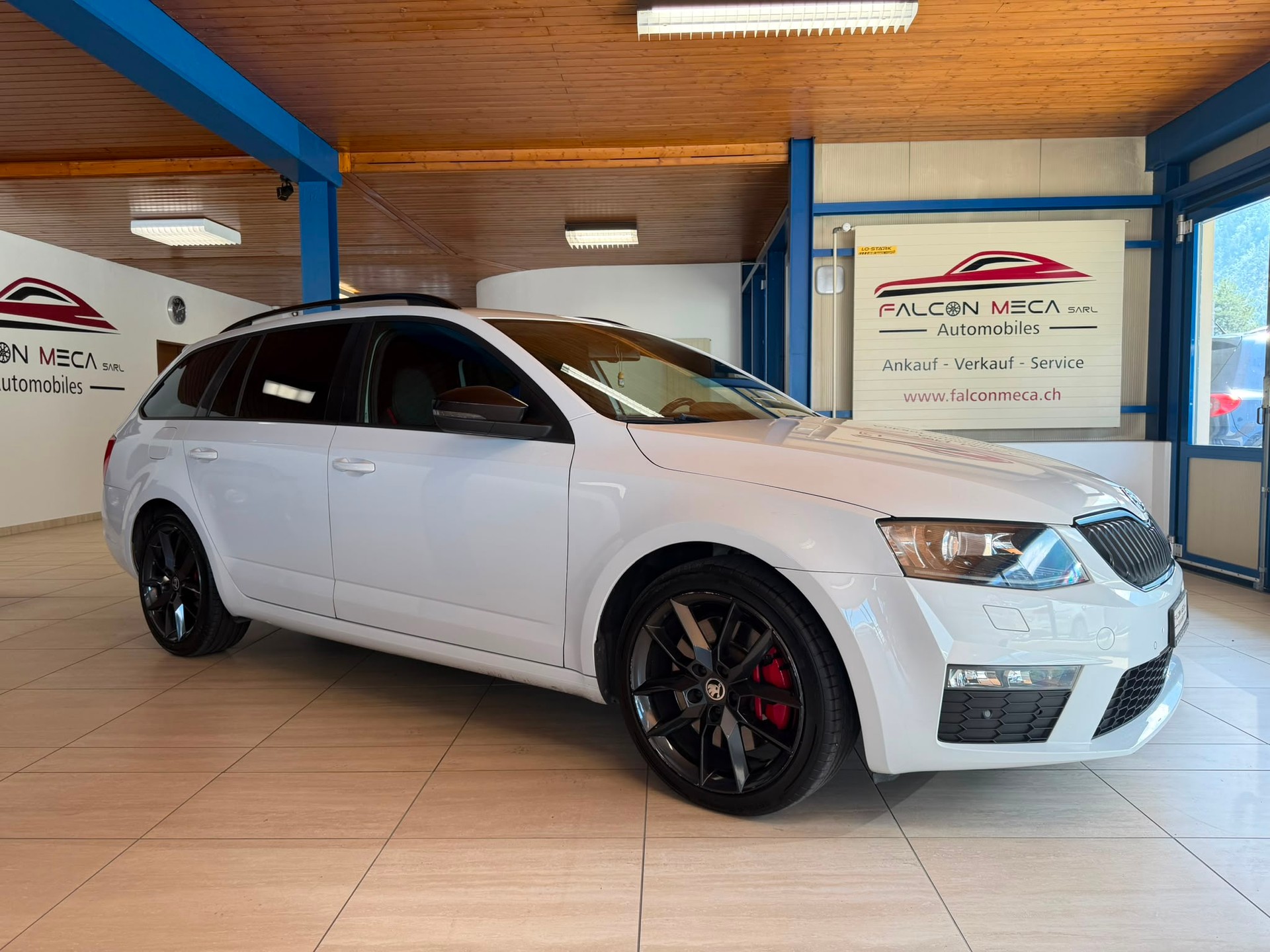 SKODA Octavia Combi 2.0 TDI RS-image-1