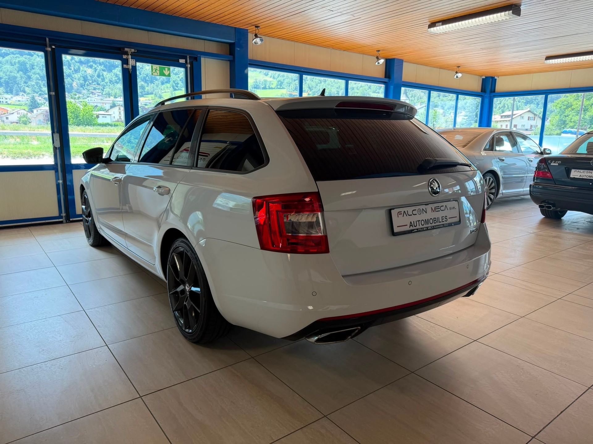 SKODA Octavia Combi 2.0 TDI RS-image-9
