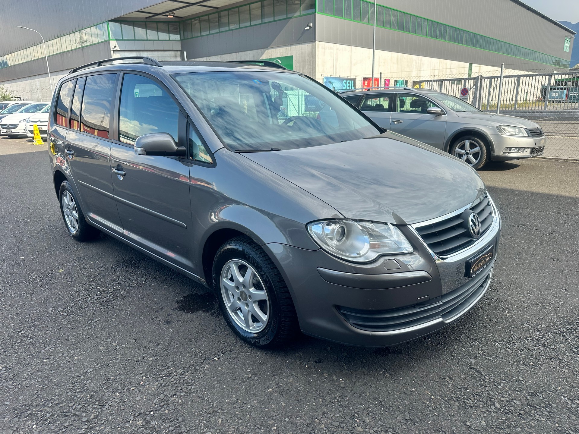 VW Touran 1.4 TSI Trendline-image-1