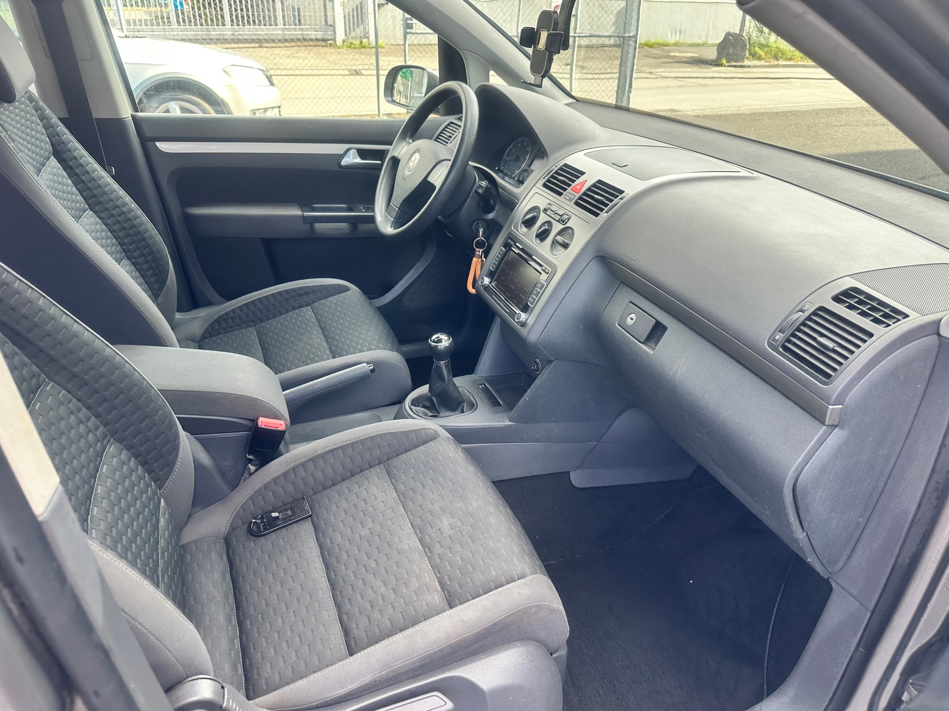 VW Touran 1.4 TSI Trendline-image-15