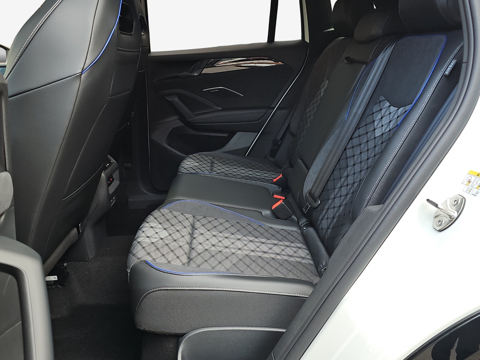 VW Tiguan 1.5 TSI evo2 eHybrid R-Line DSG-image-11