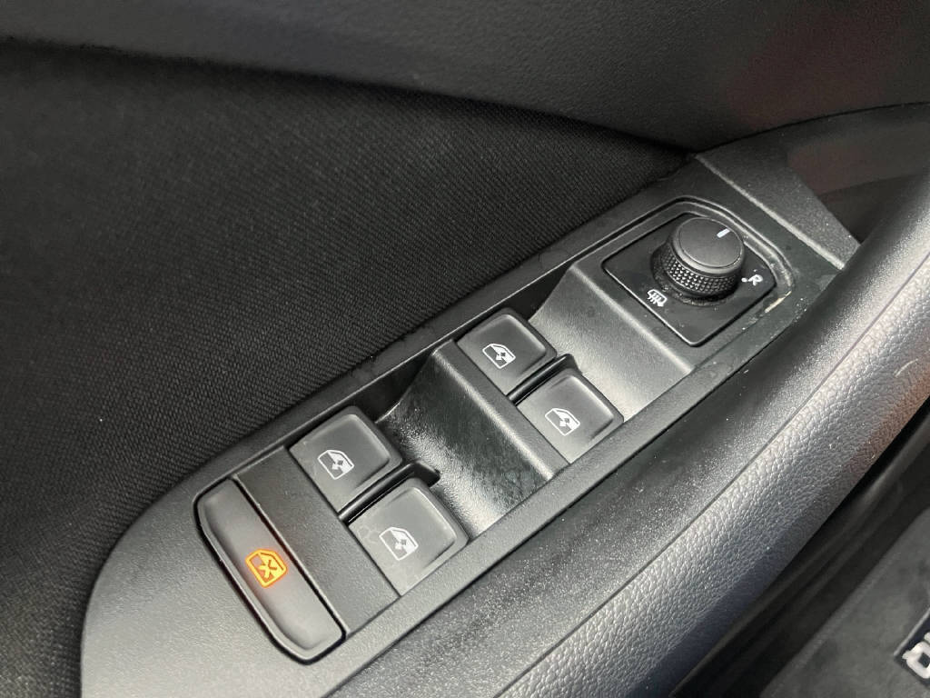SKODA Kamiq 1.0 TSI Selection DSG-image-17