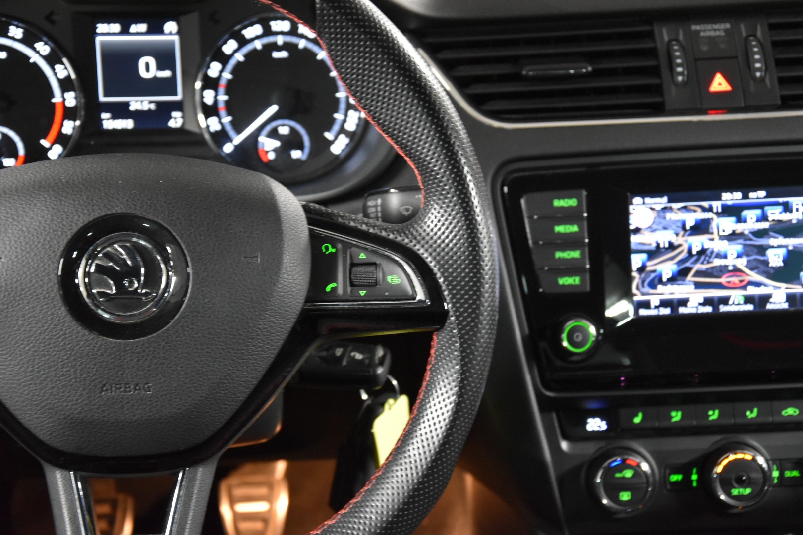 SKODA Octavia Combi 2.0 TDI RS-image-14