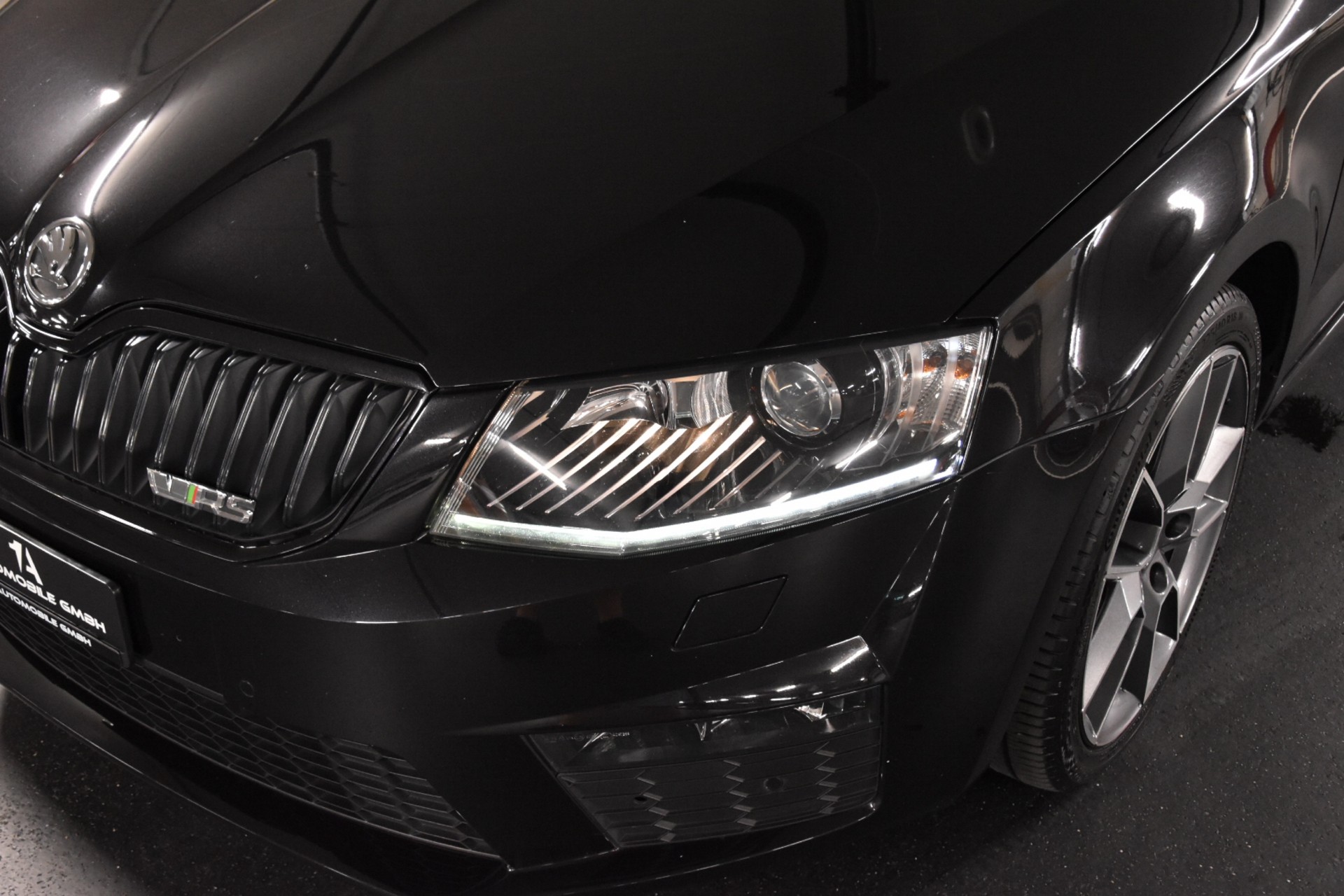 SKODA Octavia Combi 2.0 TDI RS-image-1