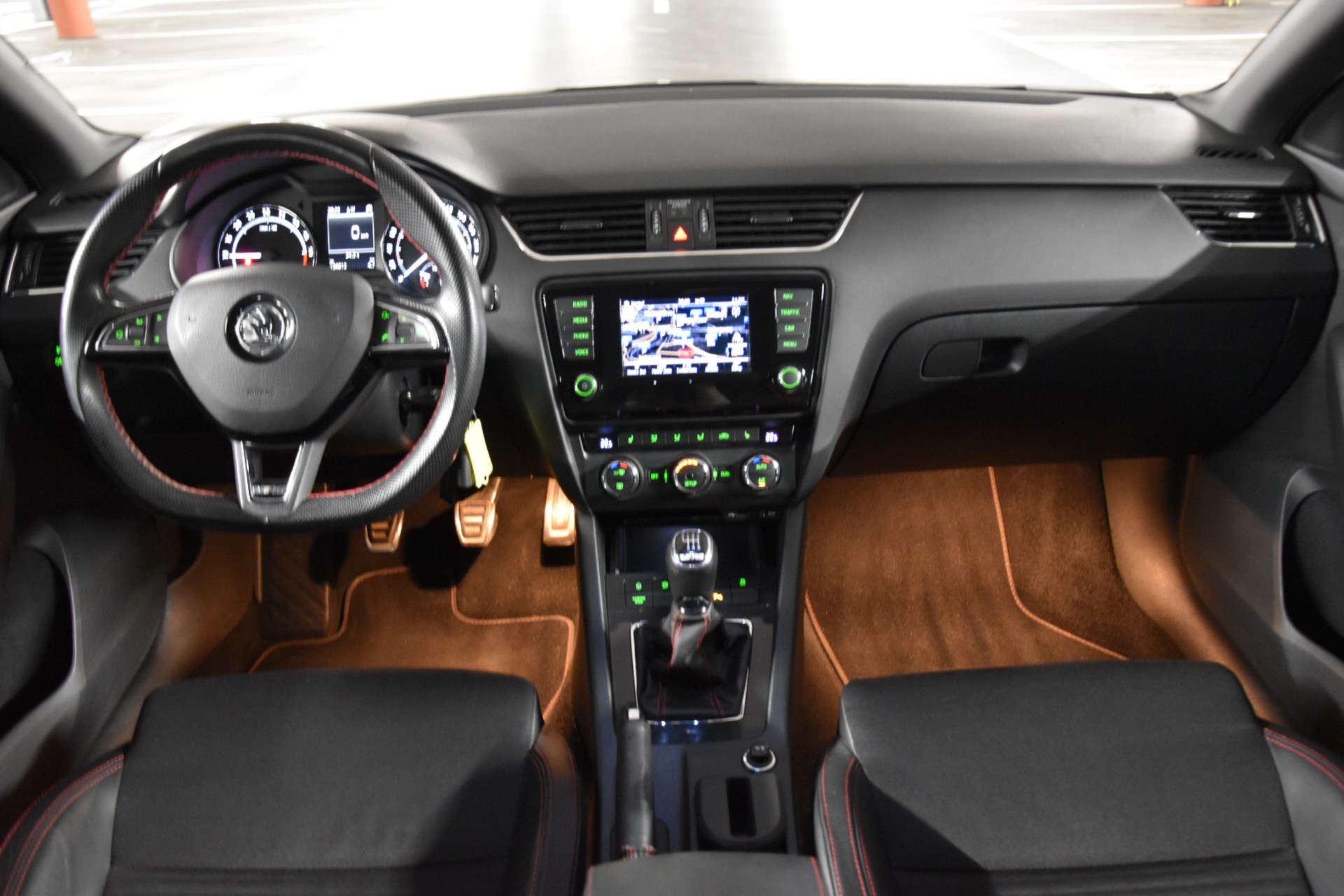 SKODA Octavia Combi 2.0 TDI RS-image-10